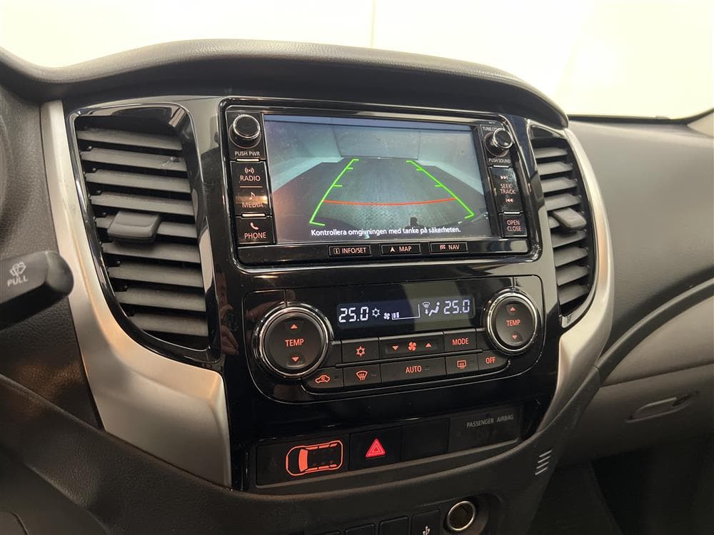 Fiat Fullback 2.4 Automat 181hk Hundkåpa Värmare Moms interiör