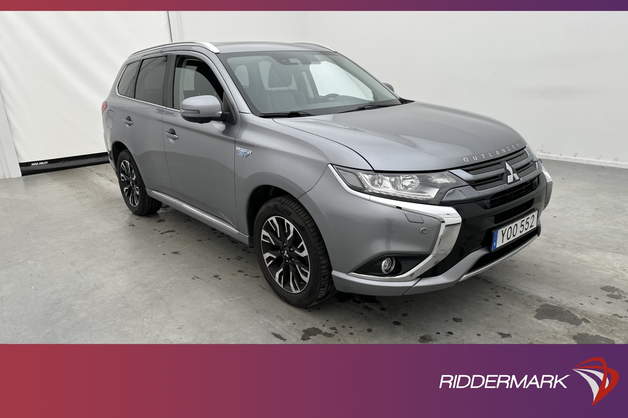 Mitsubishi Outlander P-HEV 4WD 203hk