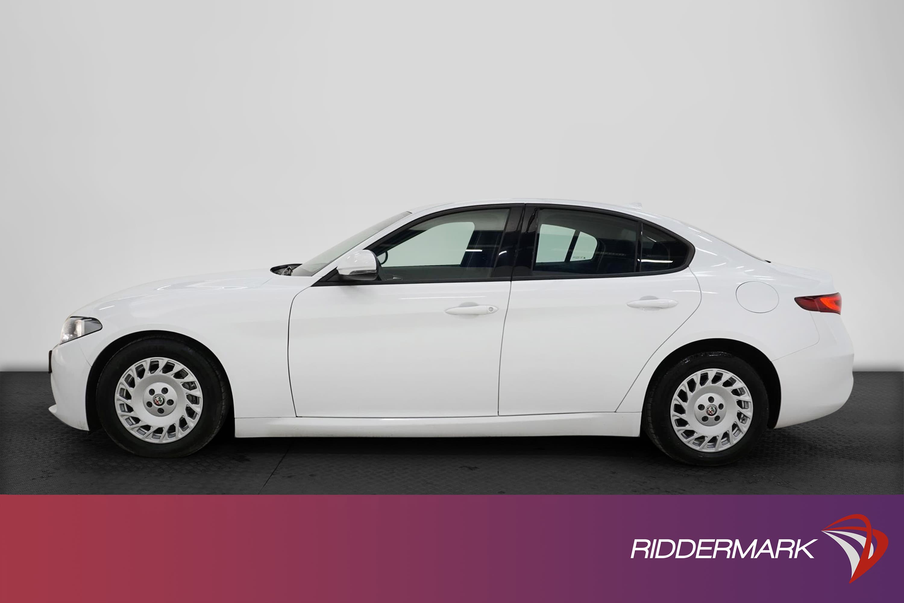 Alfa Romeo Giulia 2.2 JTDM 150hk B-Kamera Välserv 0,35L/mil