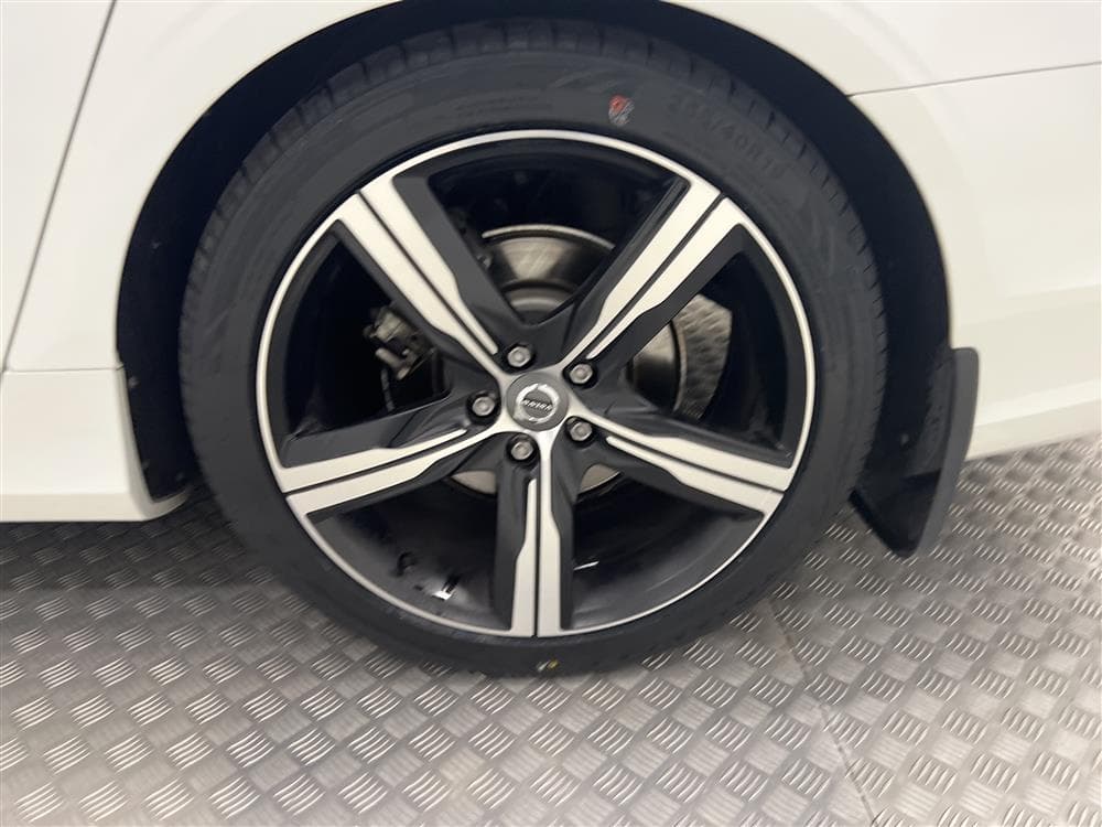 Volvo S90 D4 190hk AWD R-Design T-lucka D-Värm VOC 0,47l/milinteriör