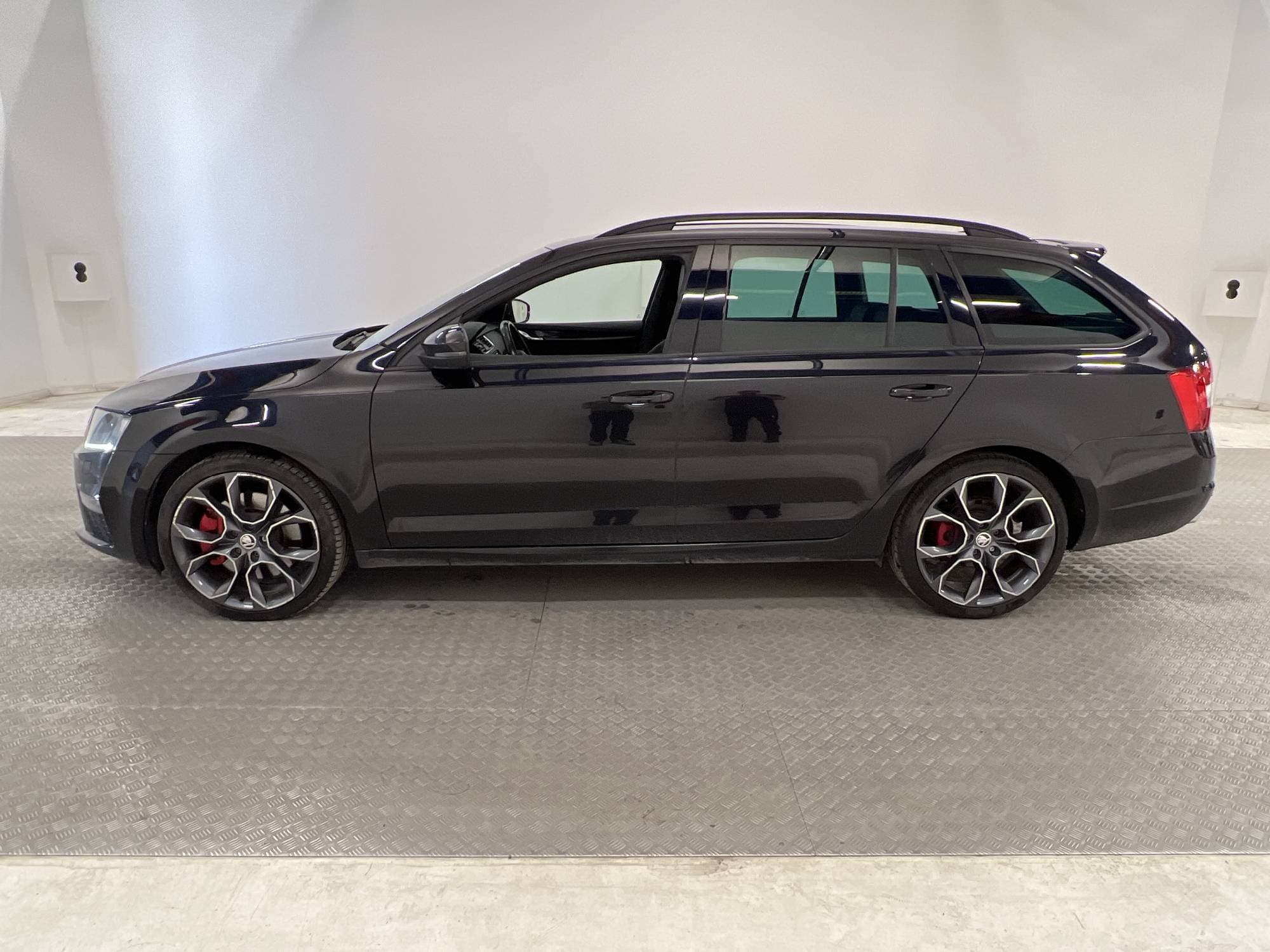Skoda Octavia RS 2.0 TDI 184hk Värmare P-Sensorer H-Skinn