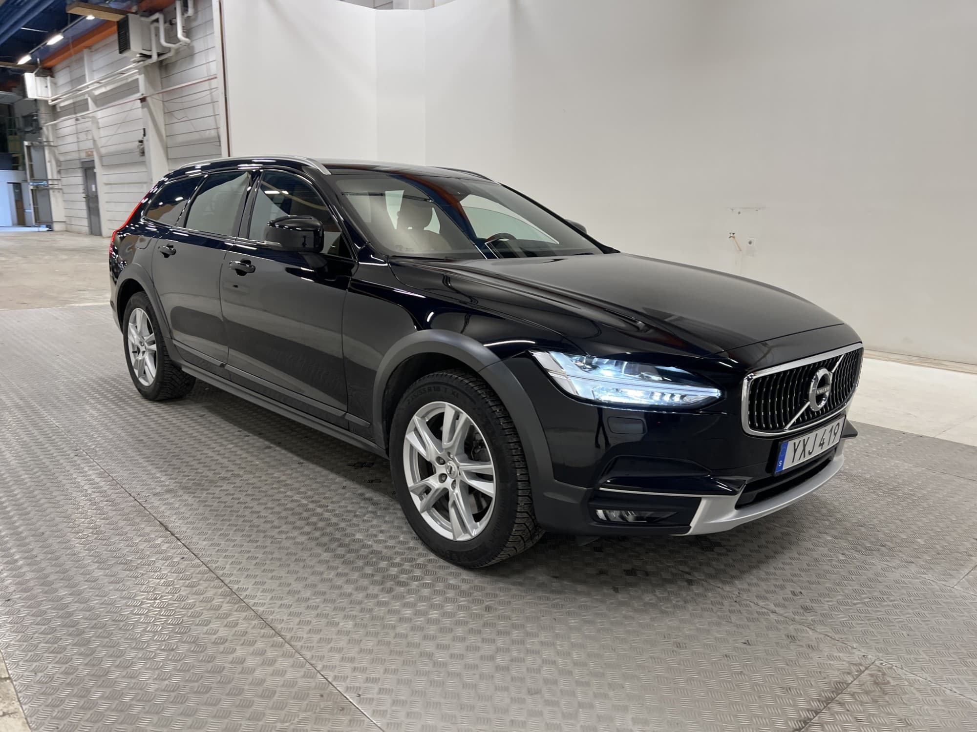 Volvo V90 Cross Country D4 AWD