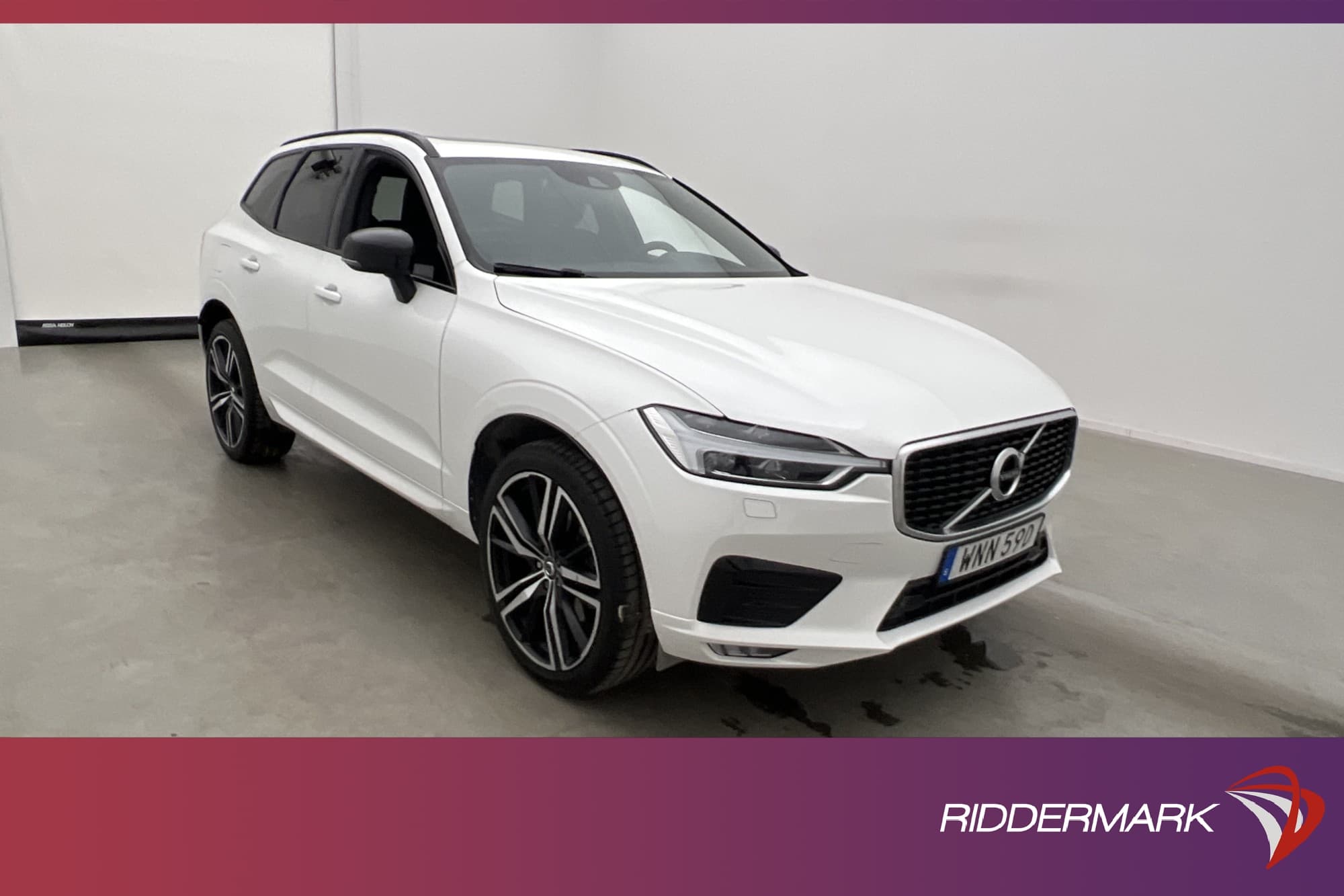 Volvo XC60 B4 AWD R-Design Pano Värmare Skinn VOC Kamera