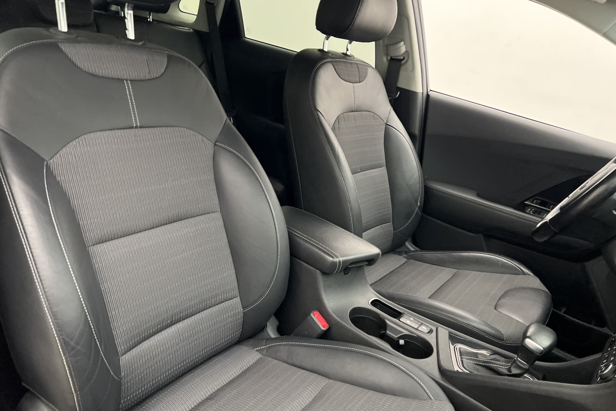 Kia Niro Hybrid 141hk Advance Plus Kamera Navi Halvskinn