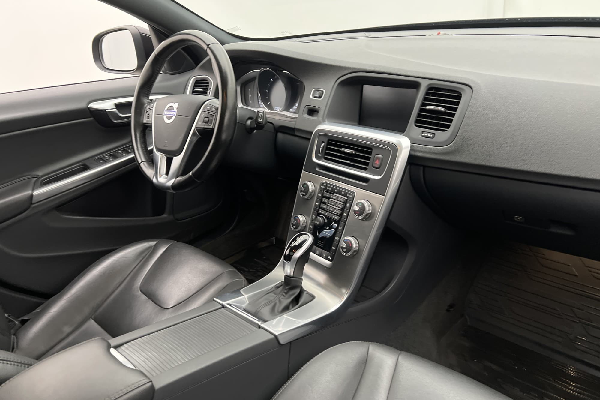 Volvo V60 D4 190hk Summum VOC Värm Navi Taklucka PDC
