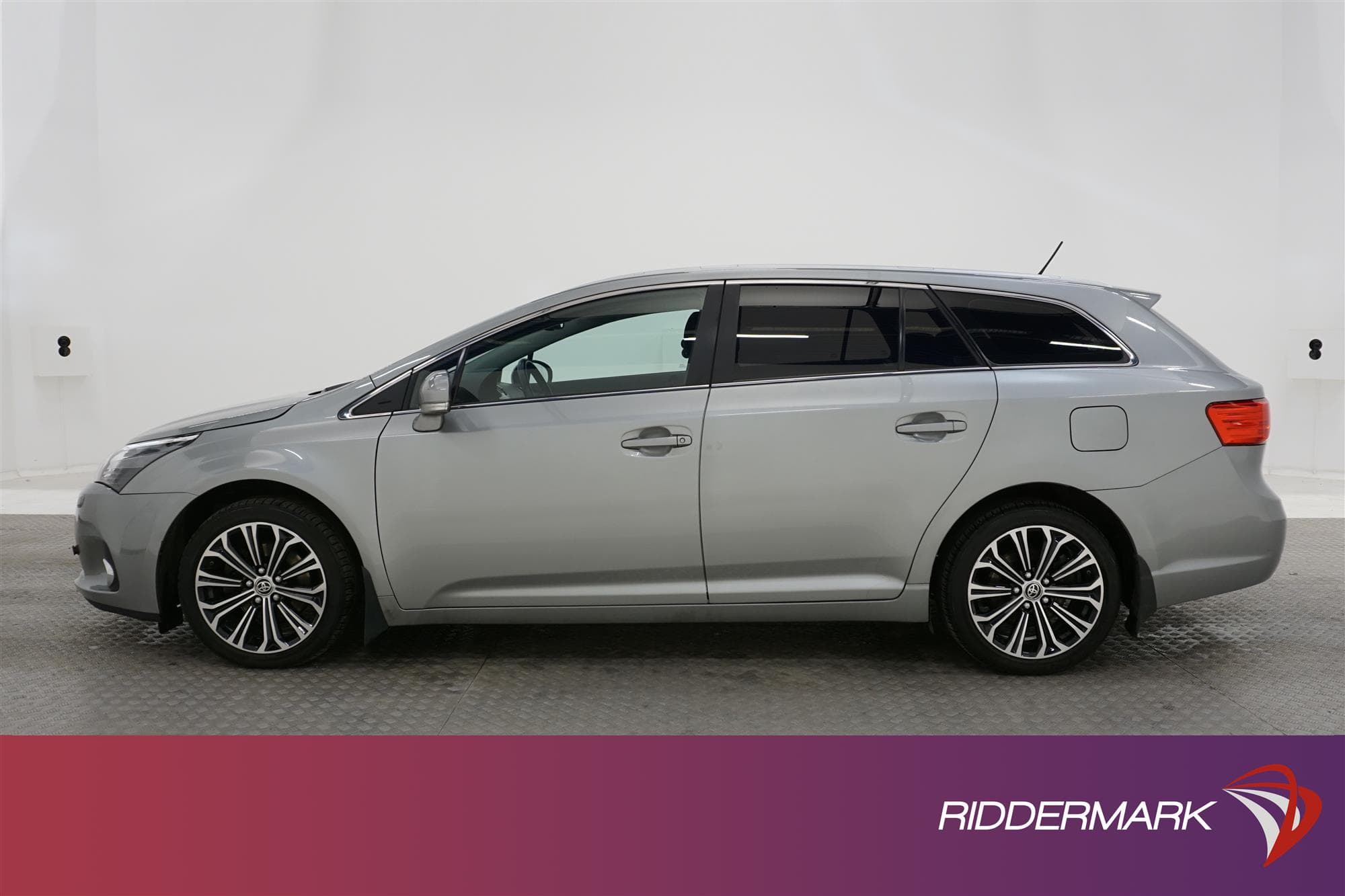 Toyota Avensis 1.8 147hk M&K Värmare
