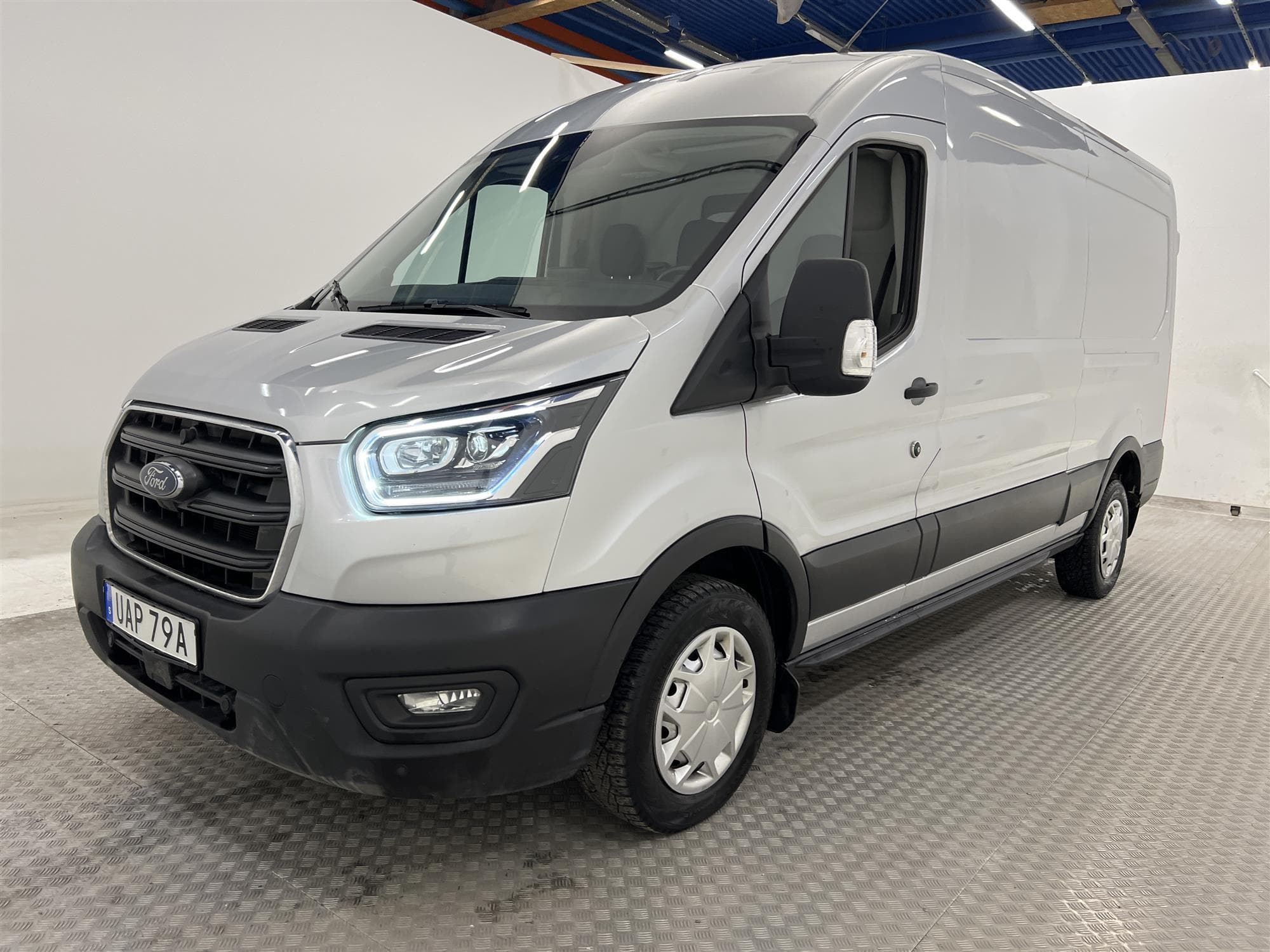 Ford Transit 350 2.0Eco Automat L2H2 Dragkrok Värmare Moms  