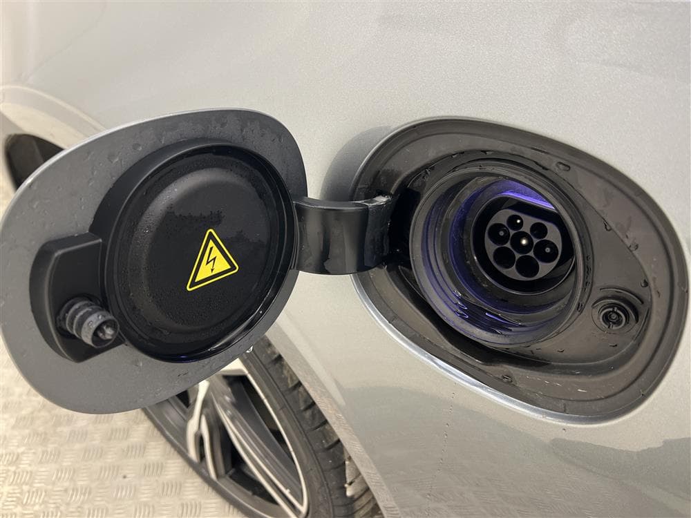 Volvo S90 T8 AWD TwEn 407hk R-Design B&O Head up Nyservadinteriör