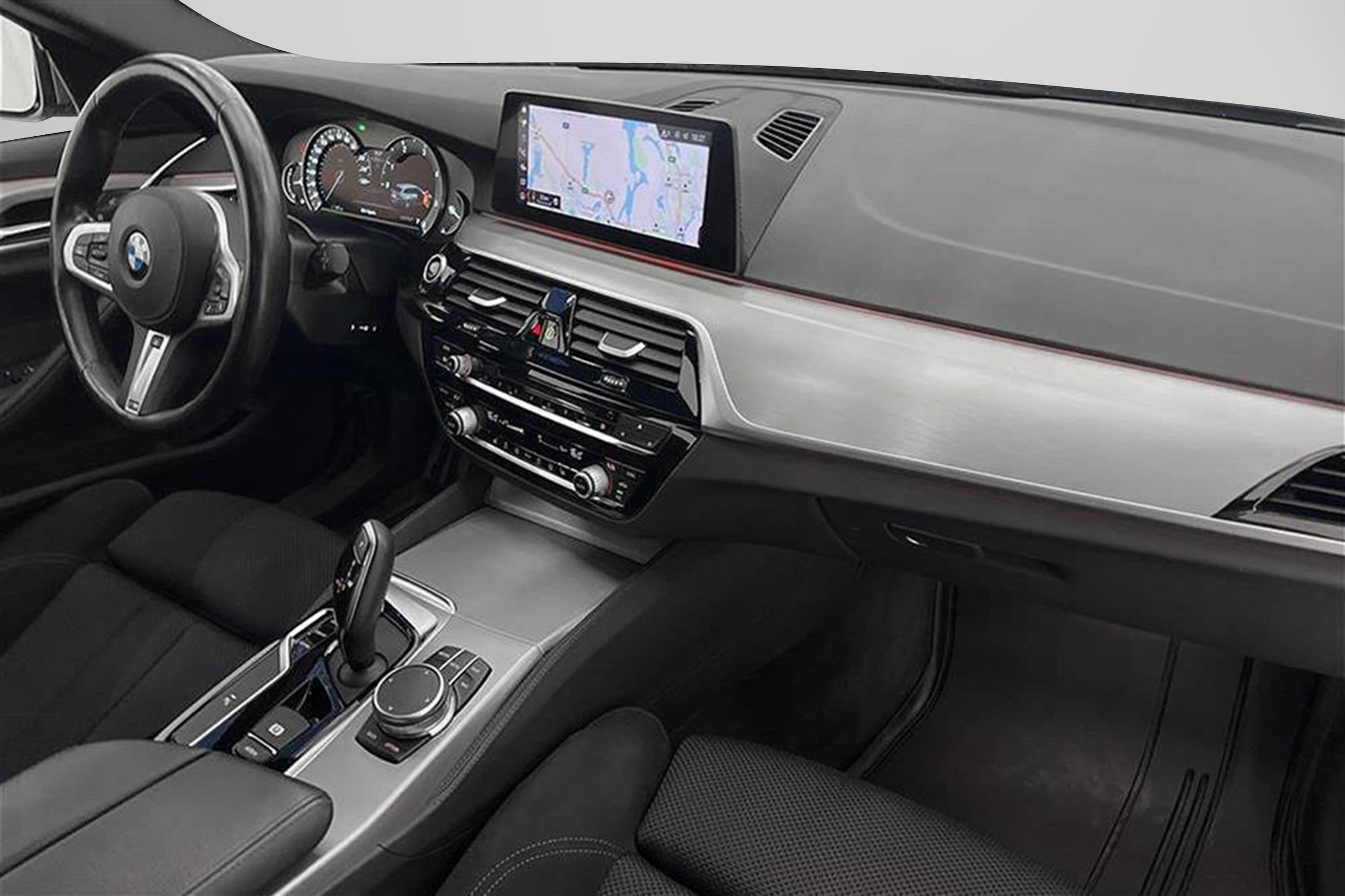 BMW 520 d xDrive 190hk M-Sport HiFi Kamera Navi Värmare Draginteriör