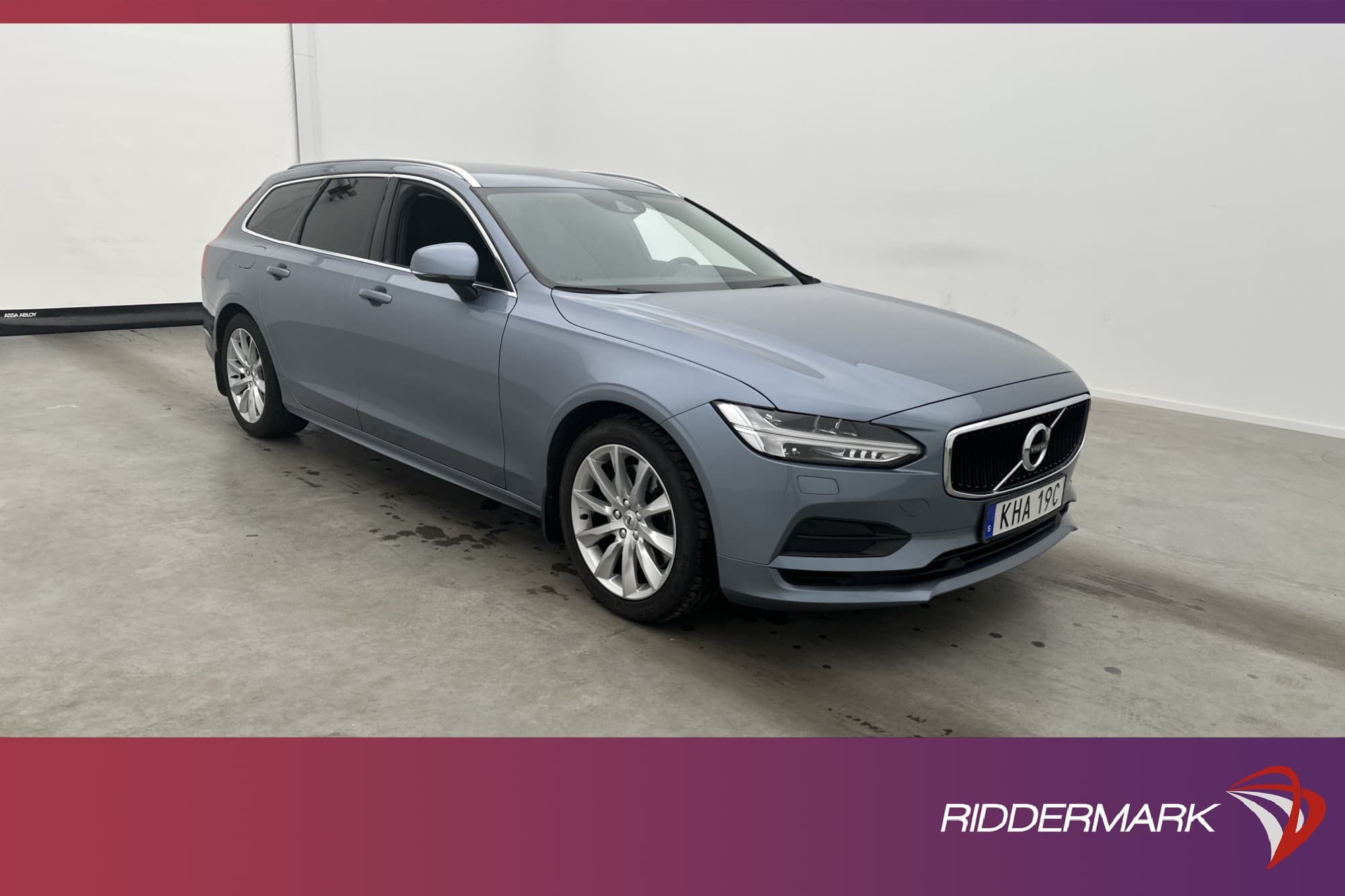 Volvo V90 T4