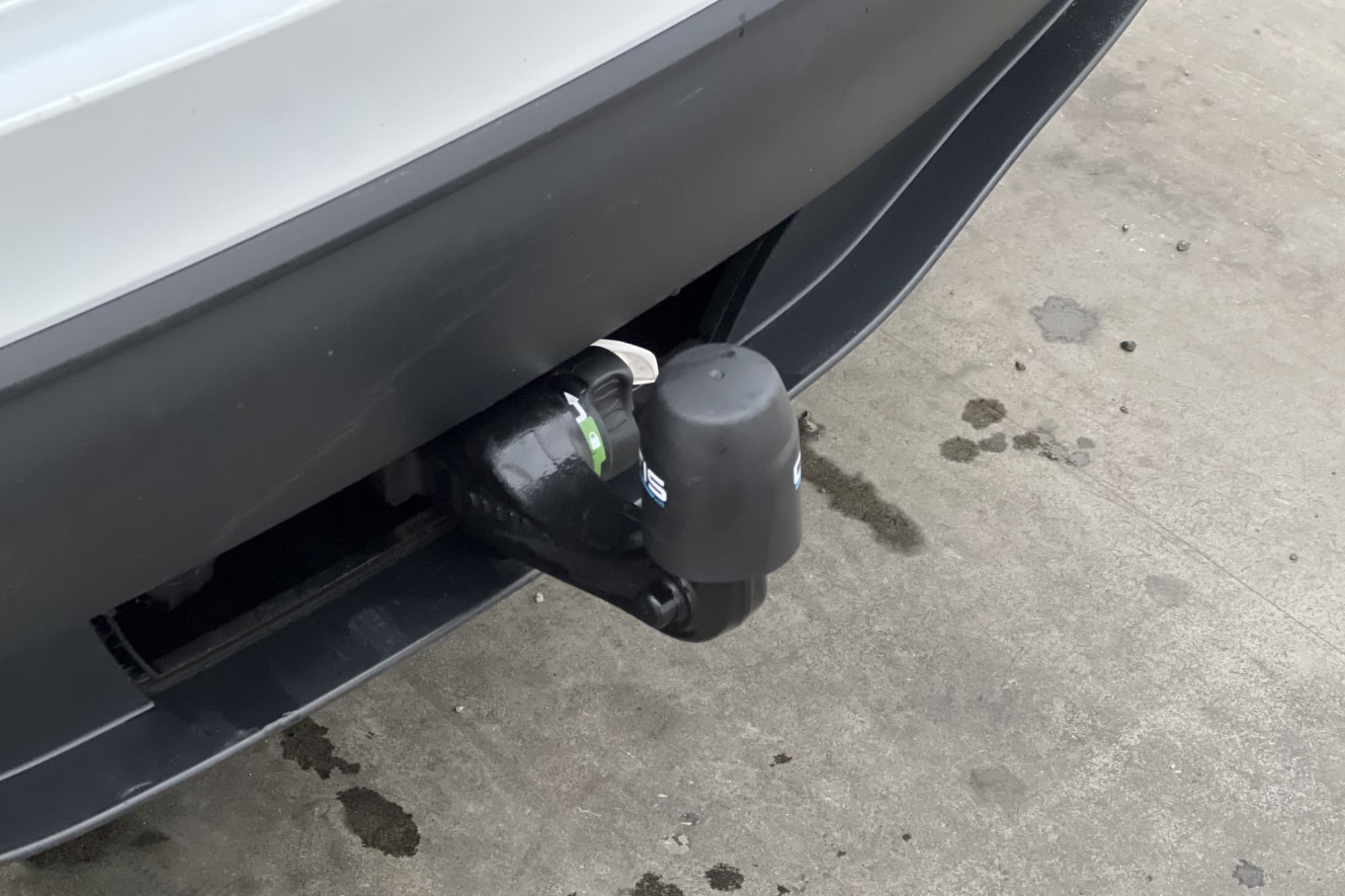 Tesla Model Y Long Range AWD Dragkrok Autopilot Rattvär MOMS