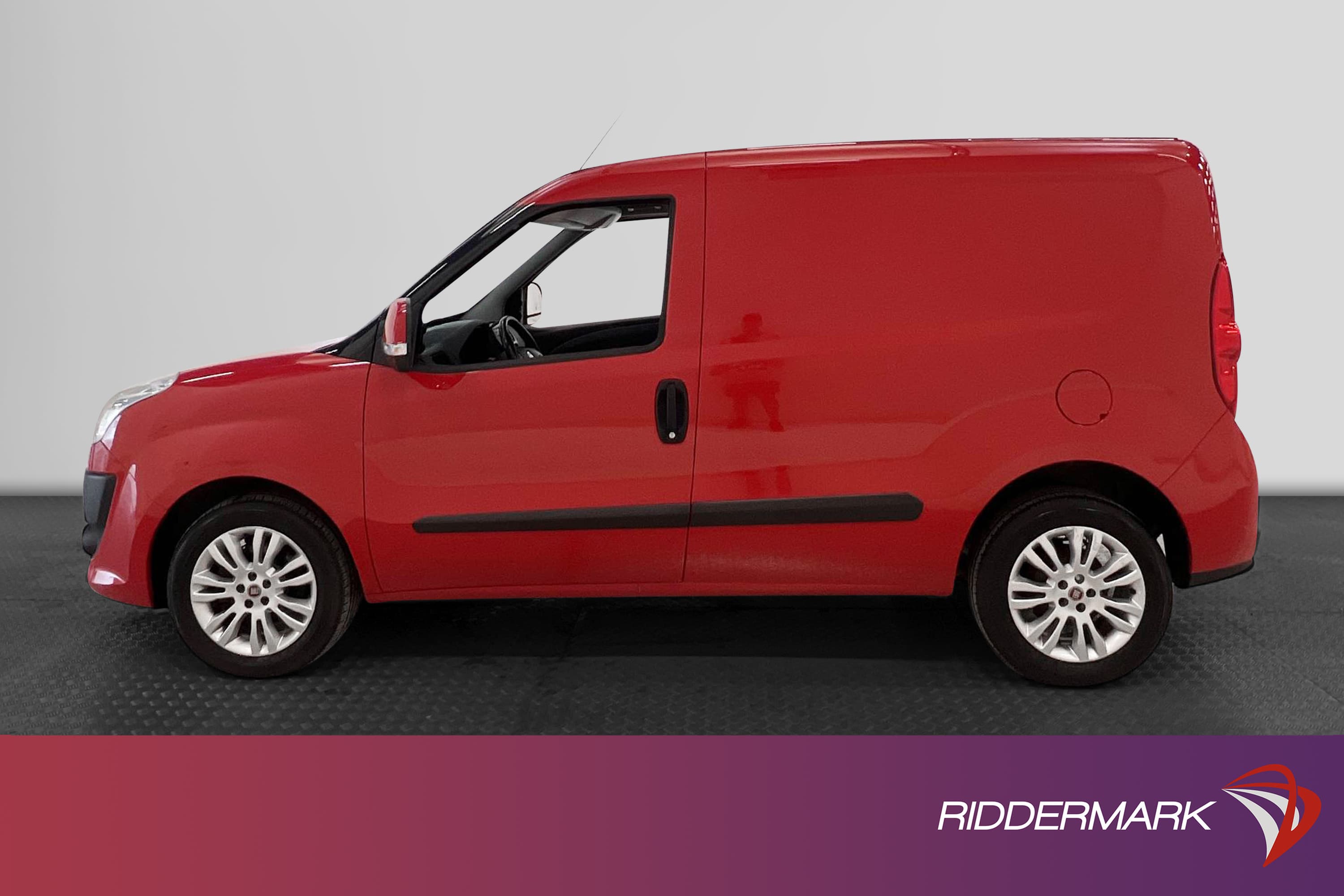 Fiat Doblo Elegant 1.3Multijet 90hk PDC Nyservad 0.5l/mil