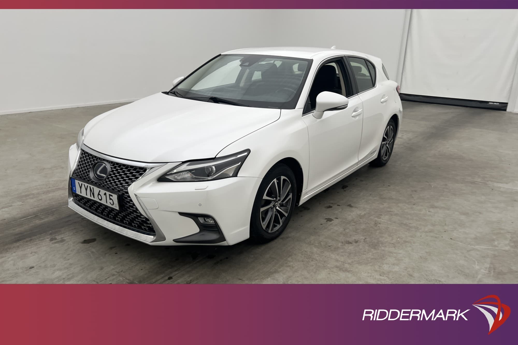 Lexus CT 200h 1.8 CVT 136hk