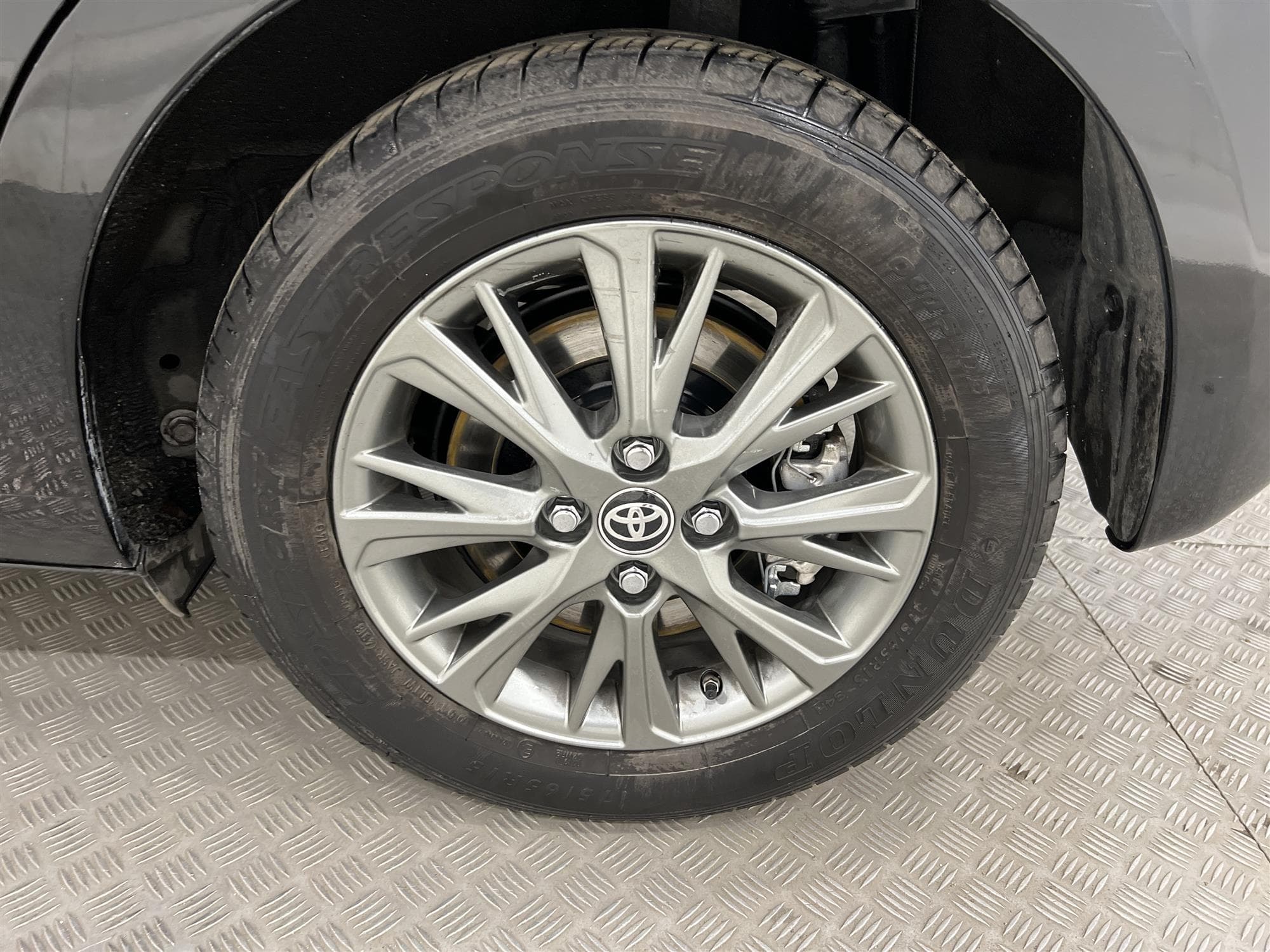 Toyota Yaris  Hybrid e-CVT 101hk 1 Brukare B-Kam 0,37L/mil