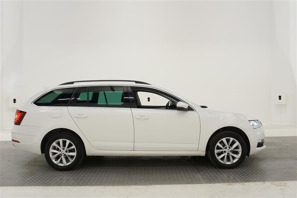 Skoda Octavia 2.0 TDI 4x4 Värmare Kamera Drag 0,49l/mil