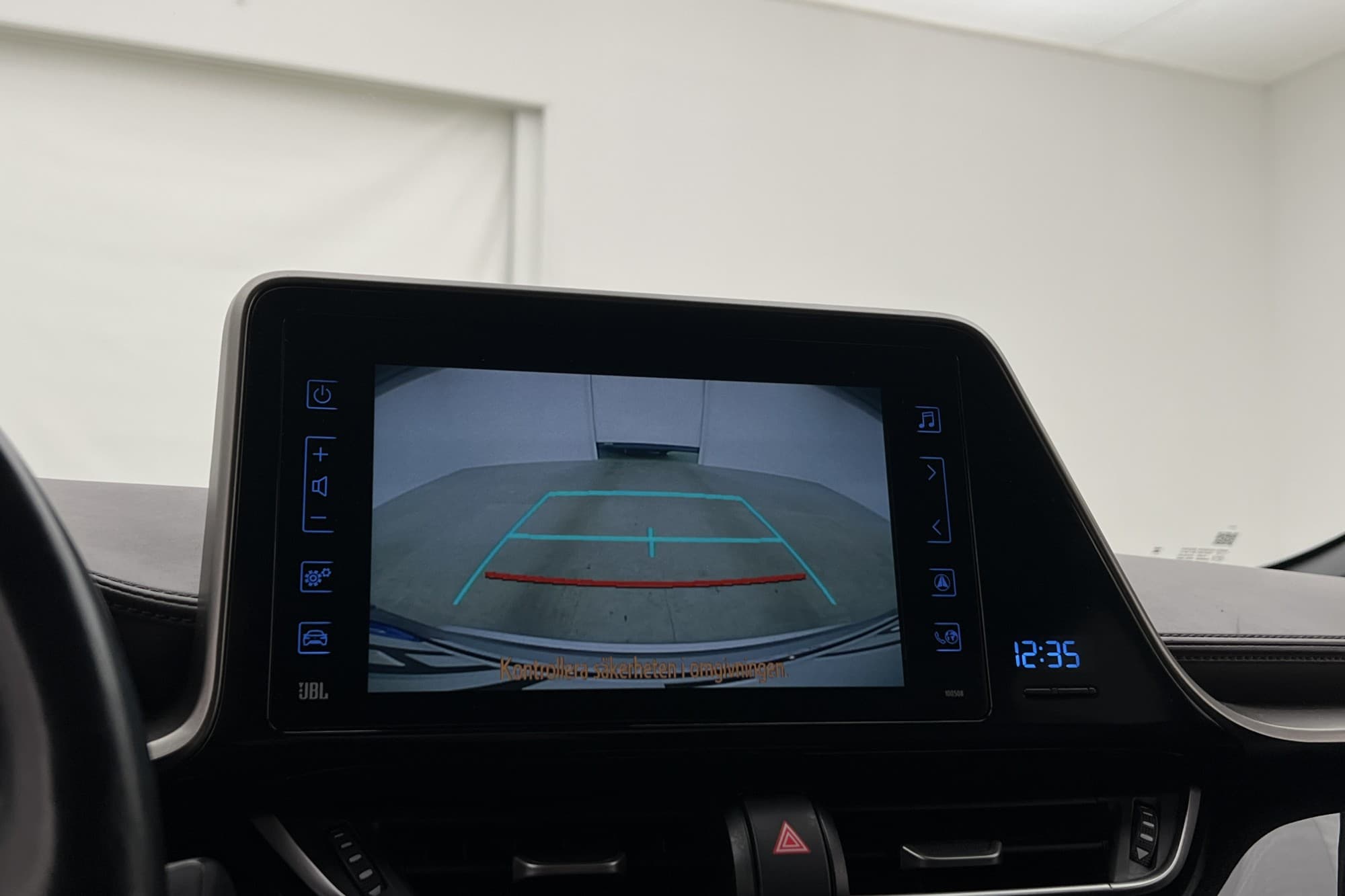 Toyota C-HR Hybrid 122hk Executive JBL Kamera Skinn Navi