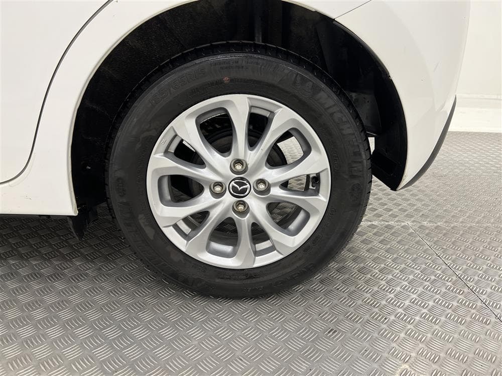 Mazda 2 5dr 1.5 75hk 2 Bruk Motorvärmare Välserv 0,49l/milinteriör