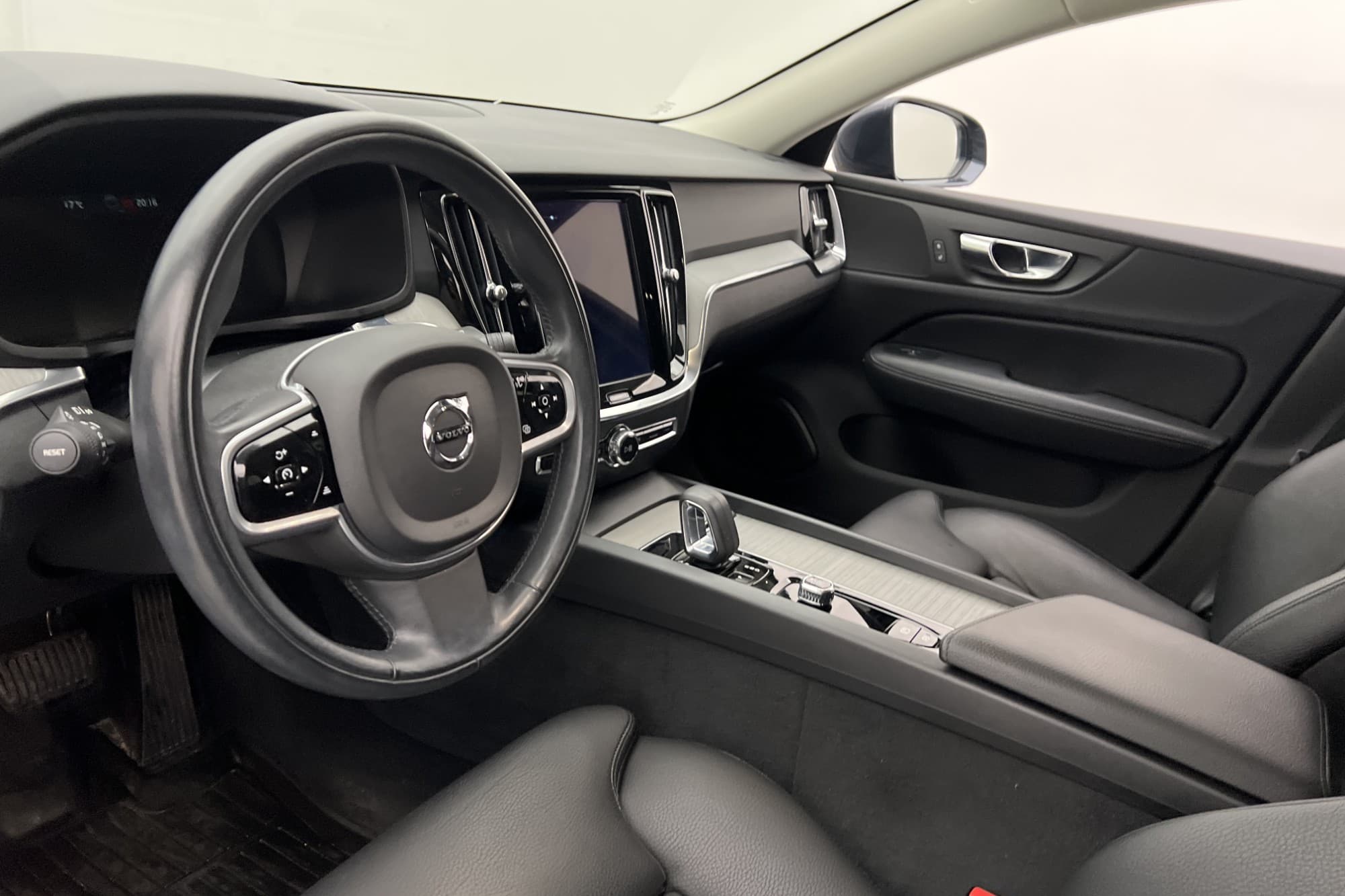 Volvo V60 Cross Country B4 AWD Momentum Skinn Kamera Drag