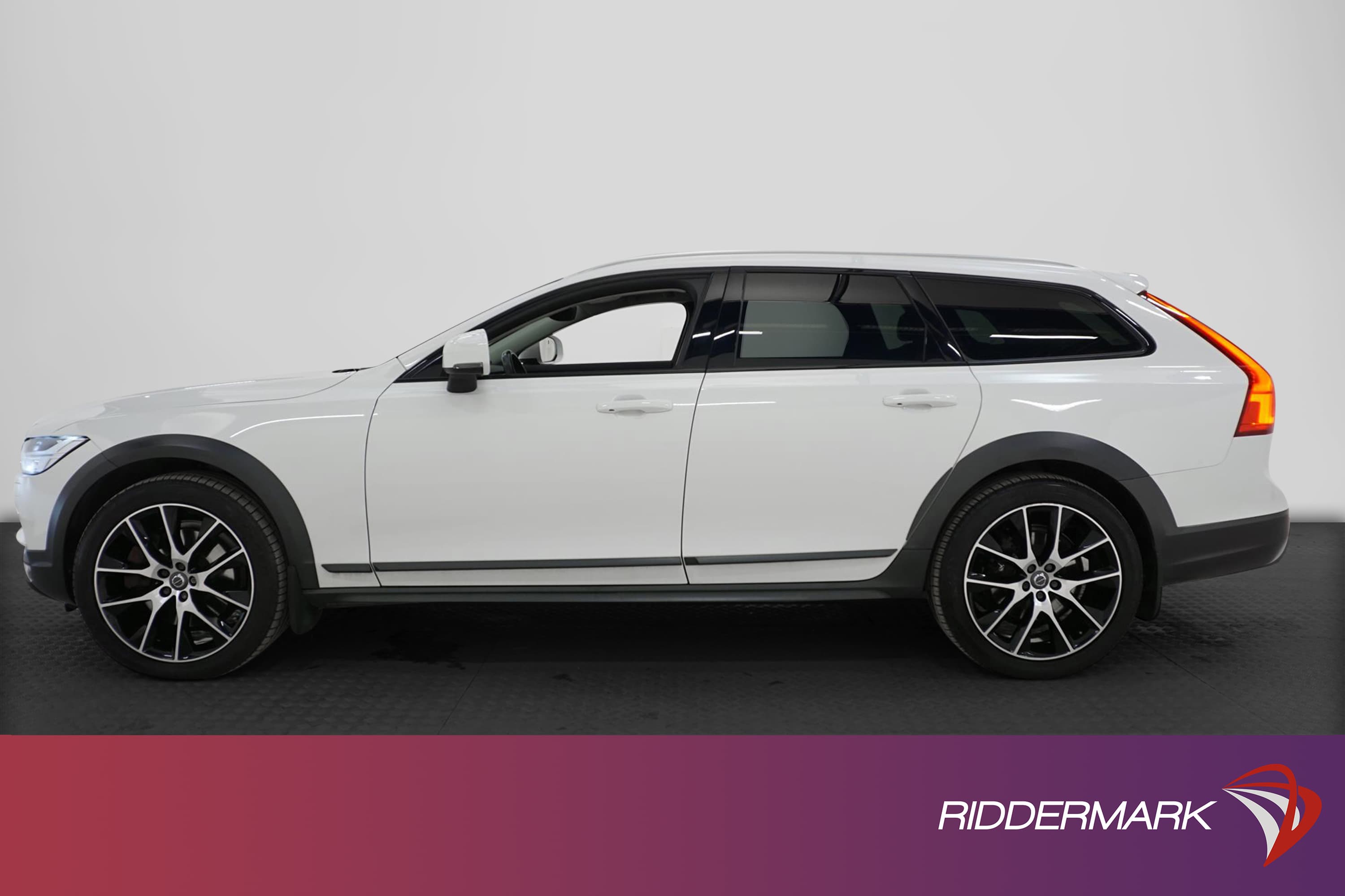 Volvo V90 Cross Country D4 AWD Pro