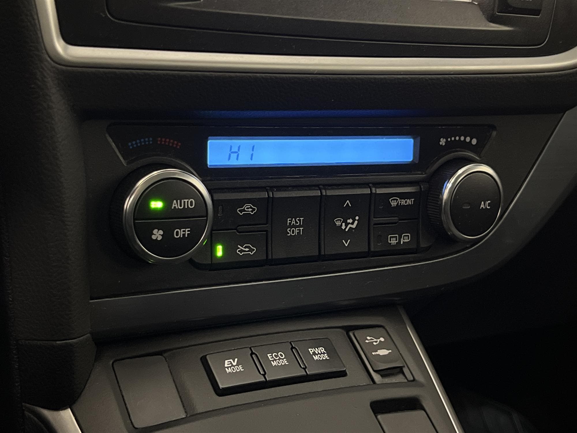 Toyota Auris Hybrid e-CVT 136hk B-Kam 0,37L/mil