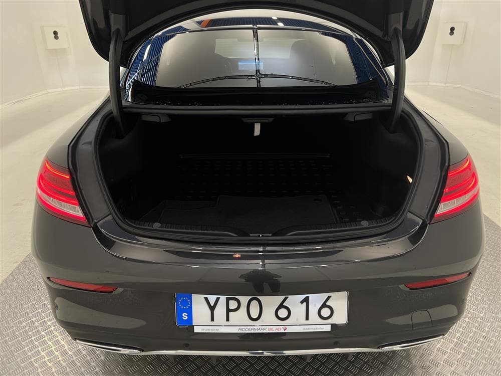Mercedes-Benz C 220 d Coupé 194hk AMG Pano Burmester Cockpitinteriör