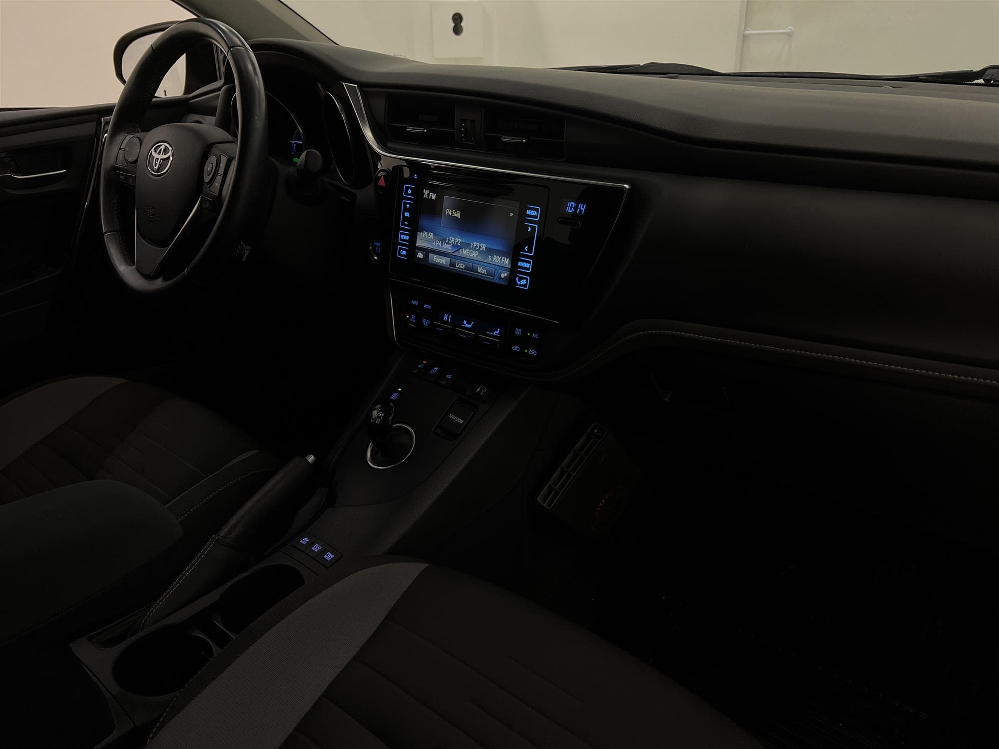 Toyota  Auris Hybrid e-CVT 136hk   B-Kam Låg Skatt 0,39L/mil