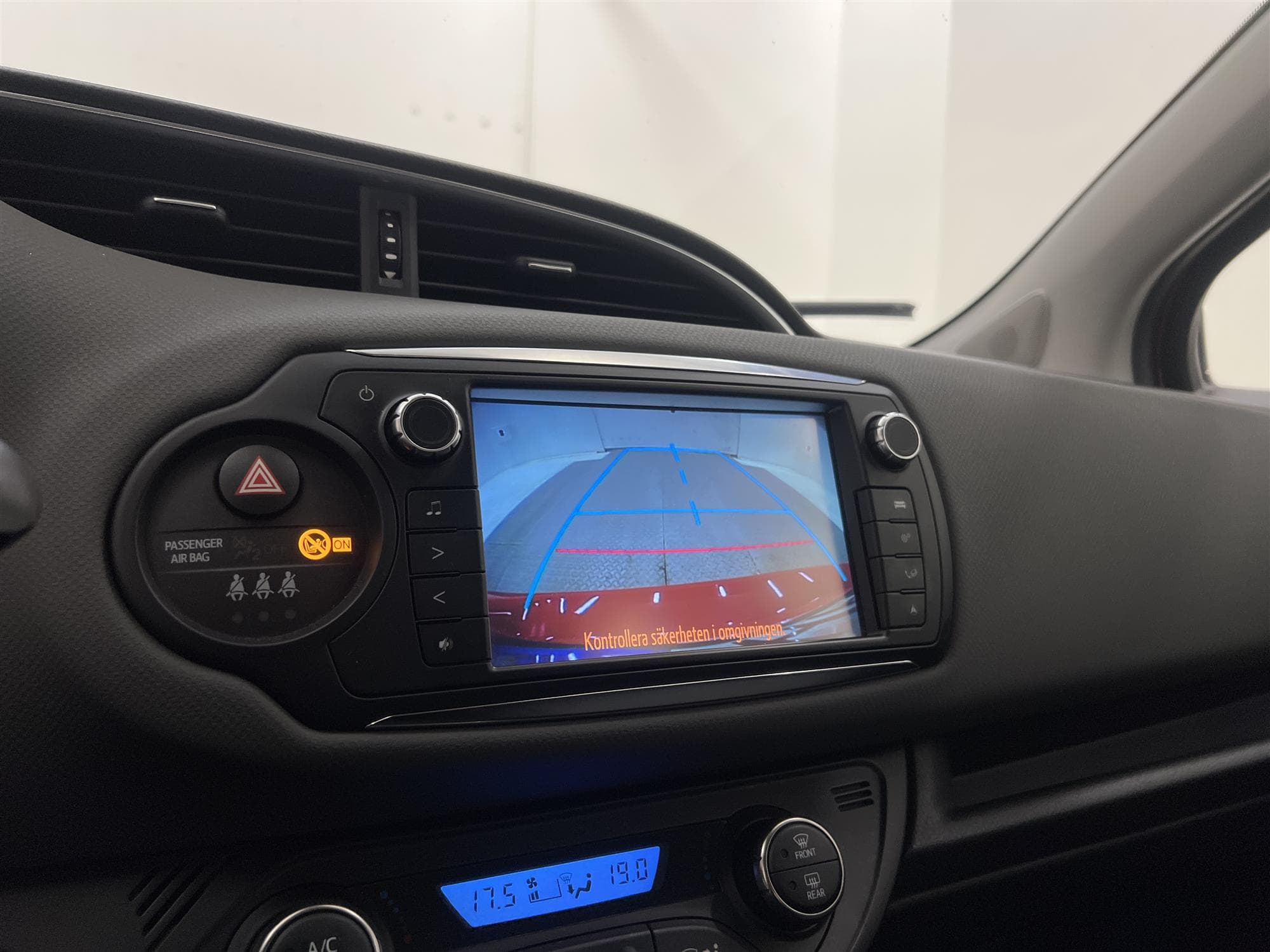 Toyota  Yaris Hybrid e-CVT 101hk B-Kam Låg Skatt 0,33L/mil