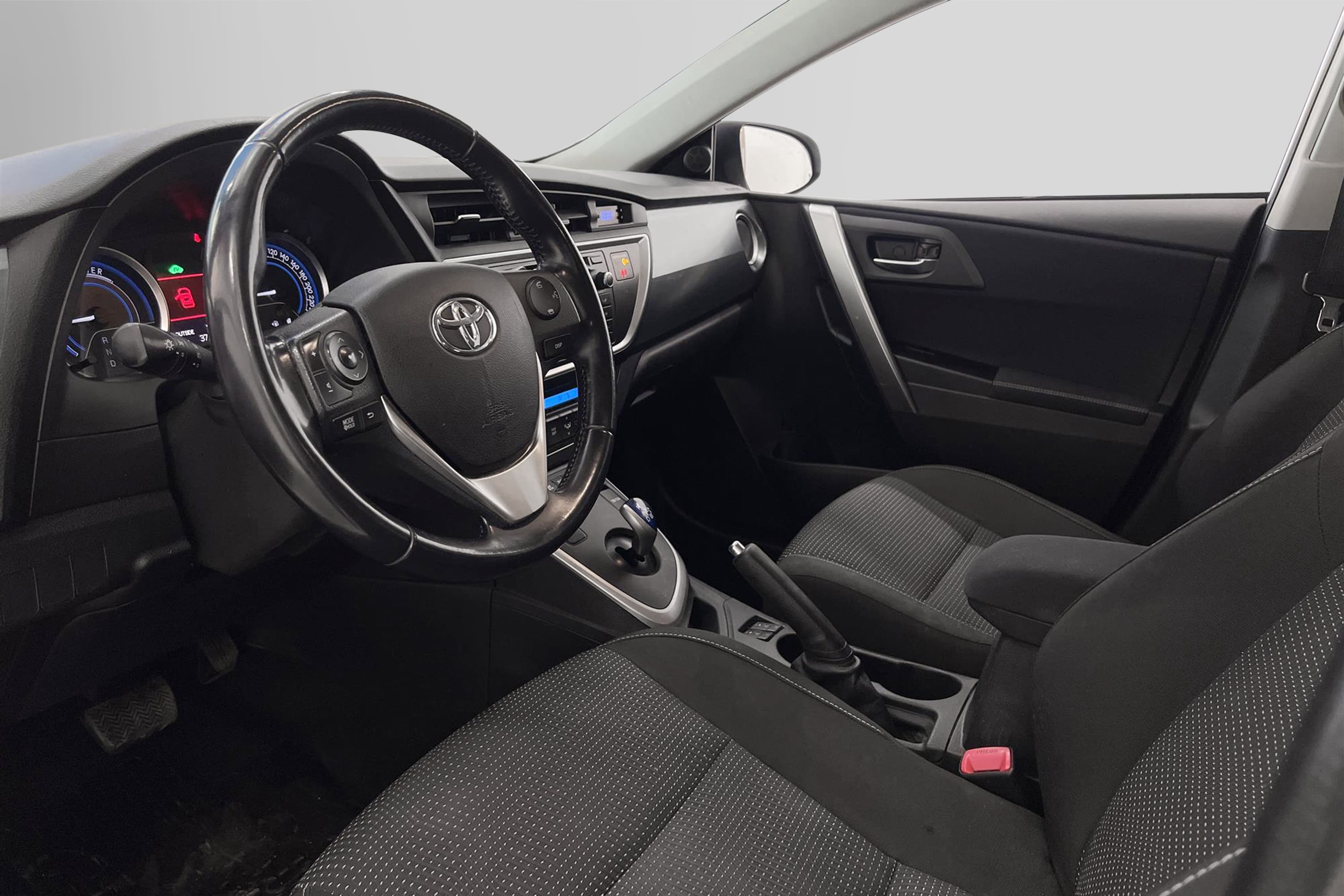 Toyota Auris Hybrid e-CVT 136hk B-Kam 360kr Skatt 0,39L/mil 