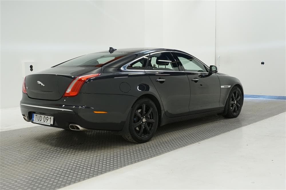 Jaguar XJ 3.0 D 275hk Premium Luxury Pano Navi Backkameraexteriör