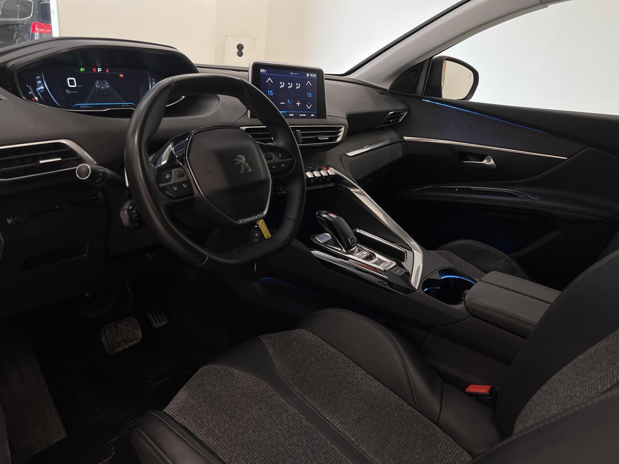 Peugeot 3008 SUV 1.2 PureTech 130hk Allure BKam Cockpit Drag