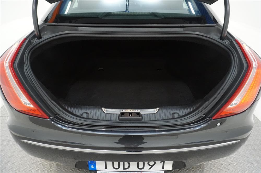 Jaguar XJ 3.0 D 275hk Premium Luxury Pano Navi Backkamerainteriör