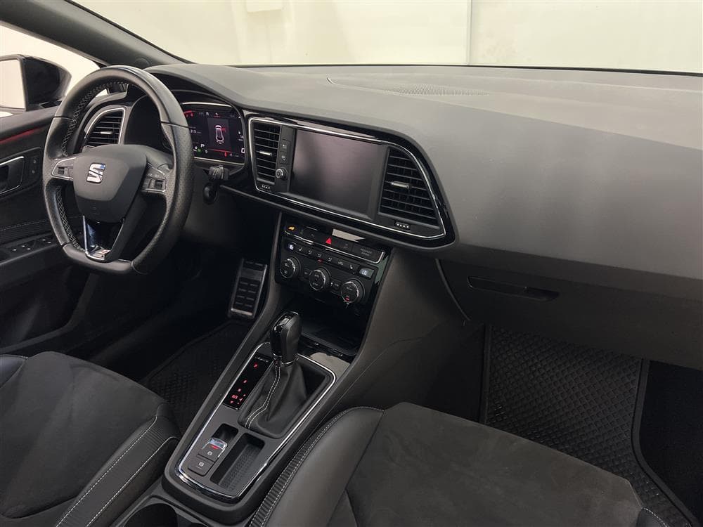 SEAT Leon 2.0 TSI Cupra 300hk 4Drive Cockpit Beatsinteriör