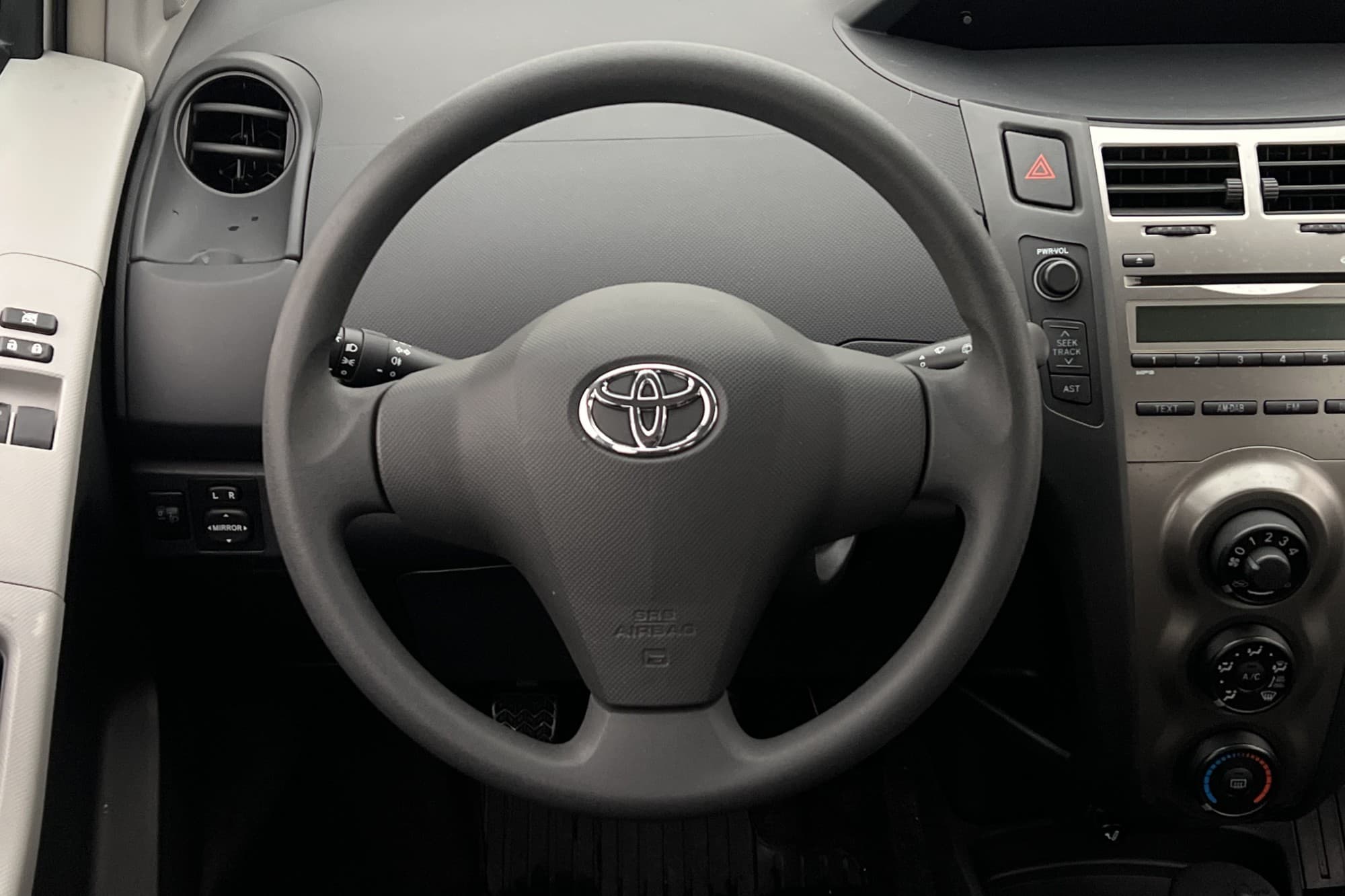 Toyota Yaris 1.33 101hk M&K-Värmare P-Sensorer Dragkrok