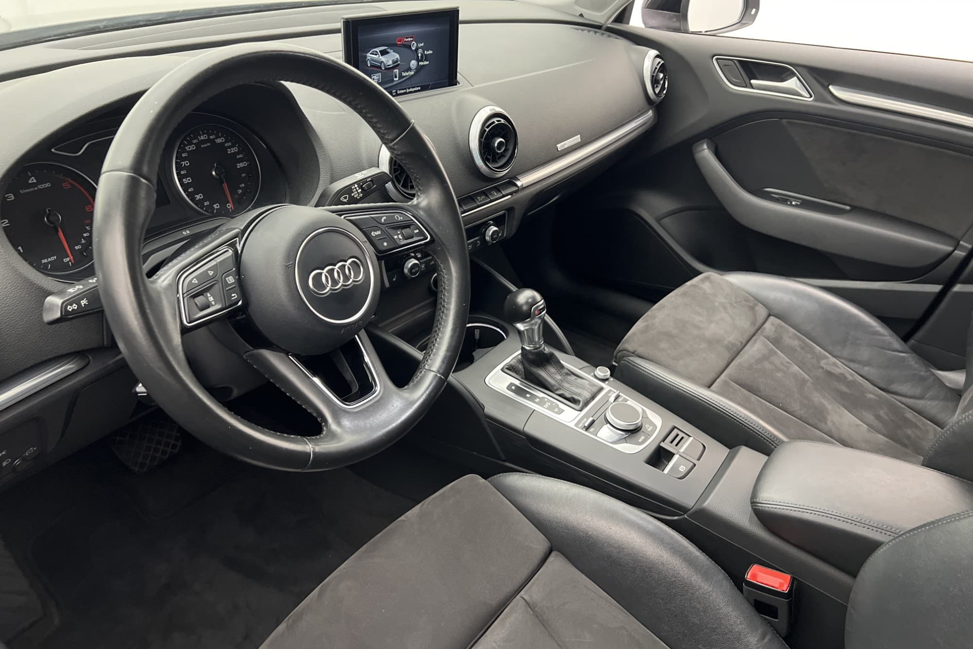 Audi A3 Sedan 2.0 TDI 150hk P-Sensorer Halvskinn