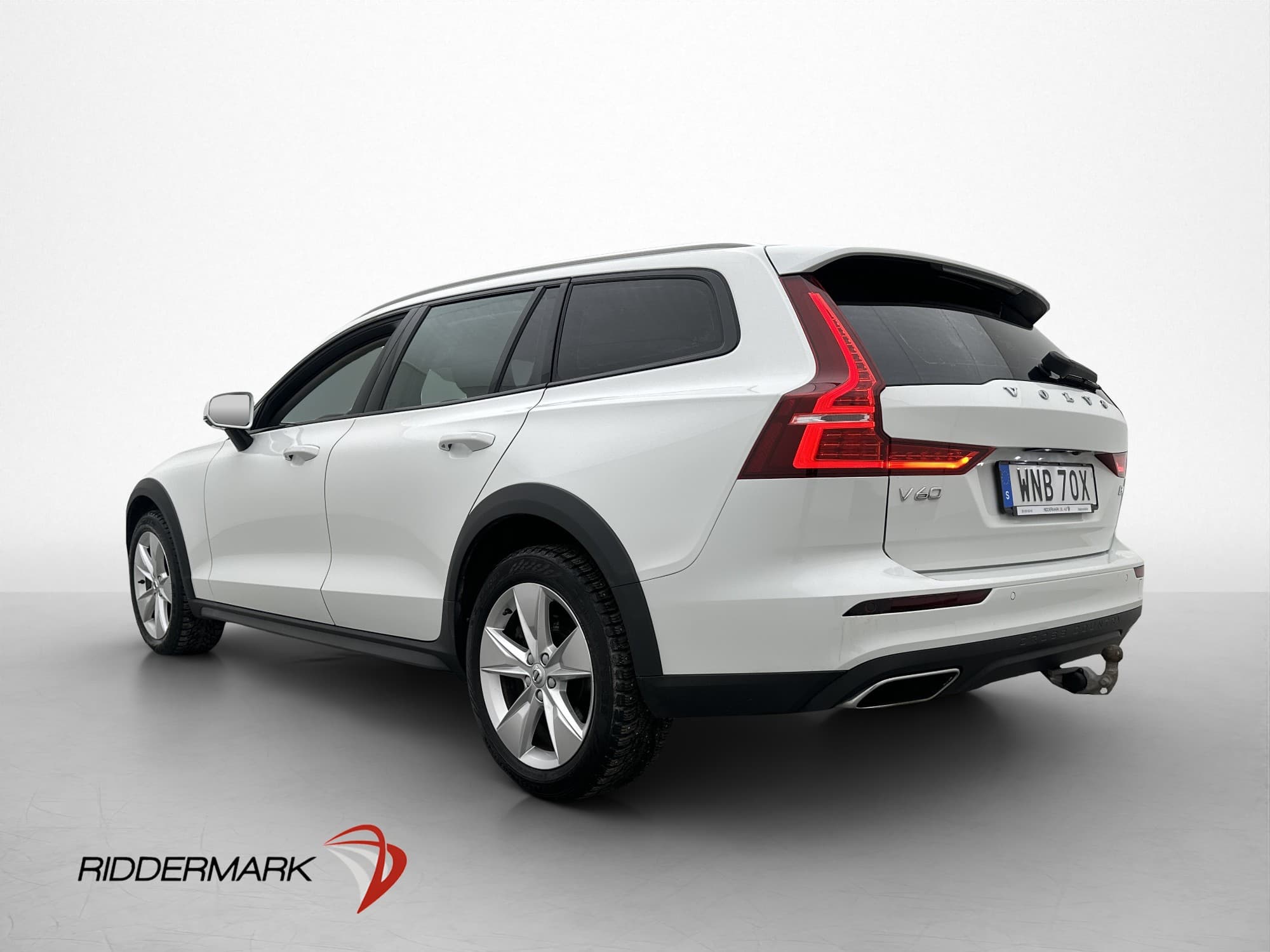 Volvo V60 Cross Country B4 AWD 197hk Drag H/K Kamera Värm
