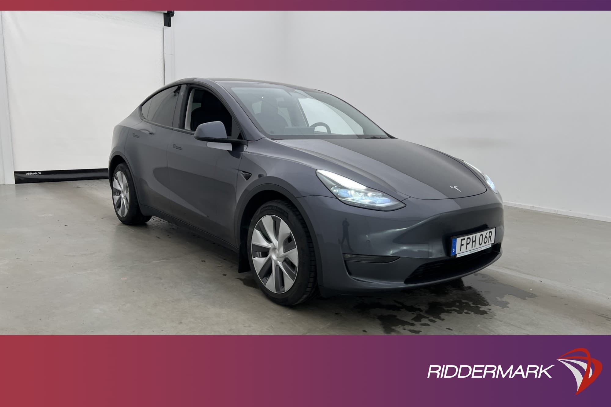 Tesla Model Y Long Range AWD
