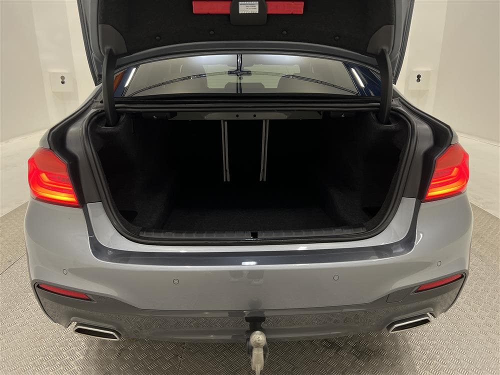 BMW 520 d xDrive 190hk M-sport Värmare HiFi kamera GPS Drag