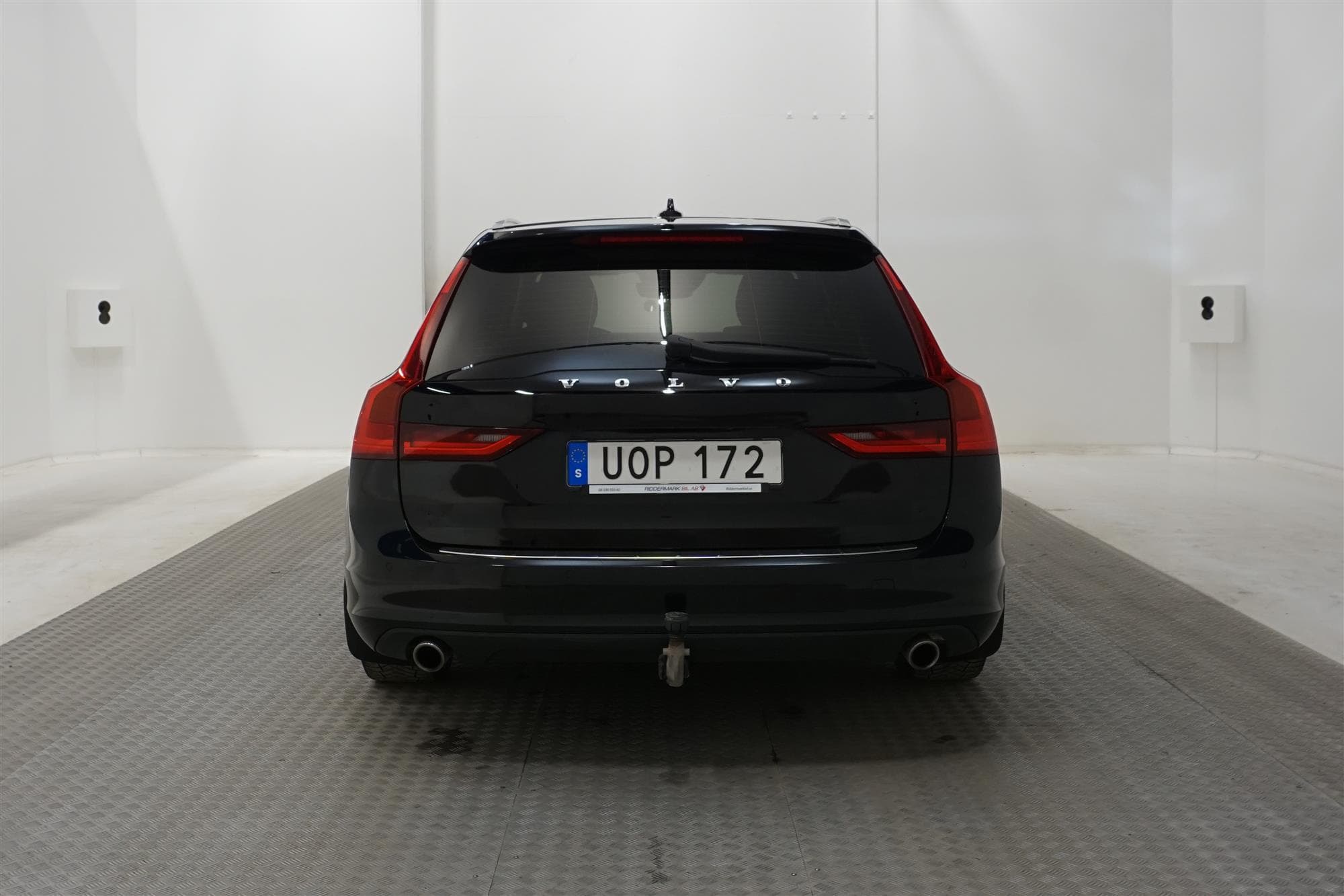 Volvo V90 D3 AWD 150hk Momentum Advanced VOC D-Värm Drag