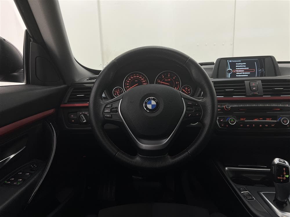BMW 320d GT xDrive 184hk Sport line Värmare Sportavgas Draginteriör