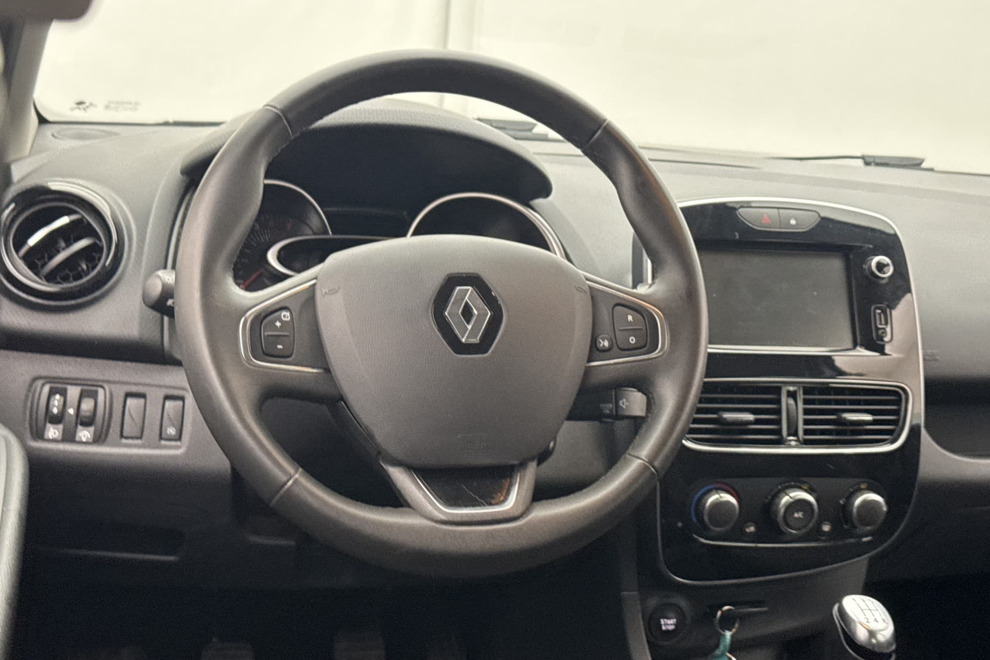 Renault Clio 0.9 TCe 76hk Zen Navi Sensorer Farthållare