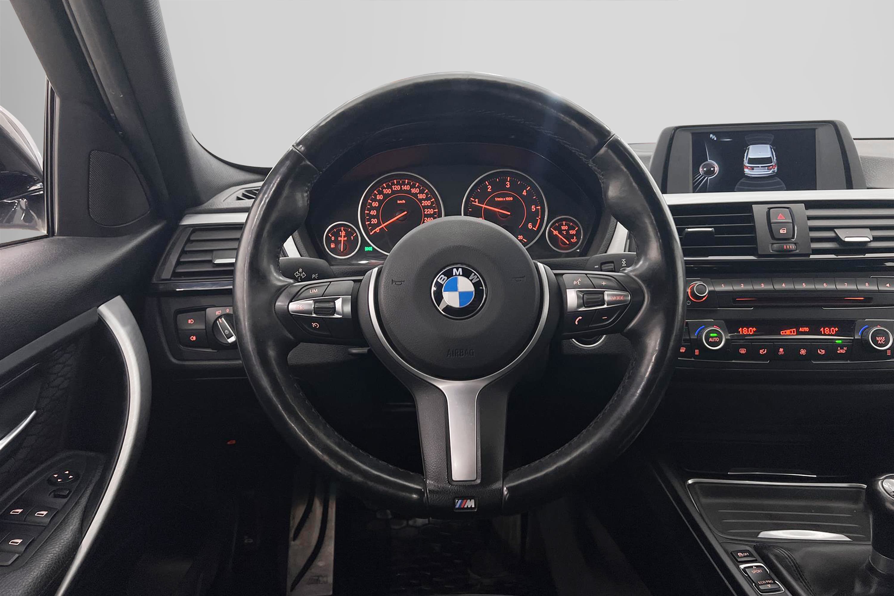 BMW 318d xDrive Touring 143hk M Sport 2 Brukare Hifi Drag