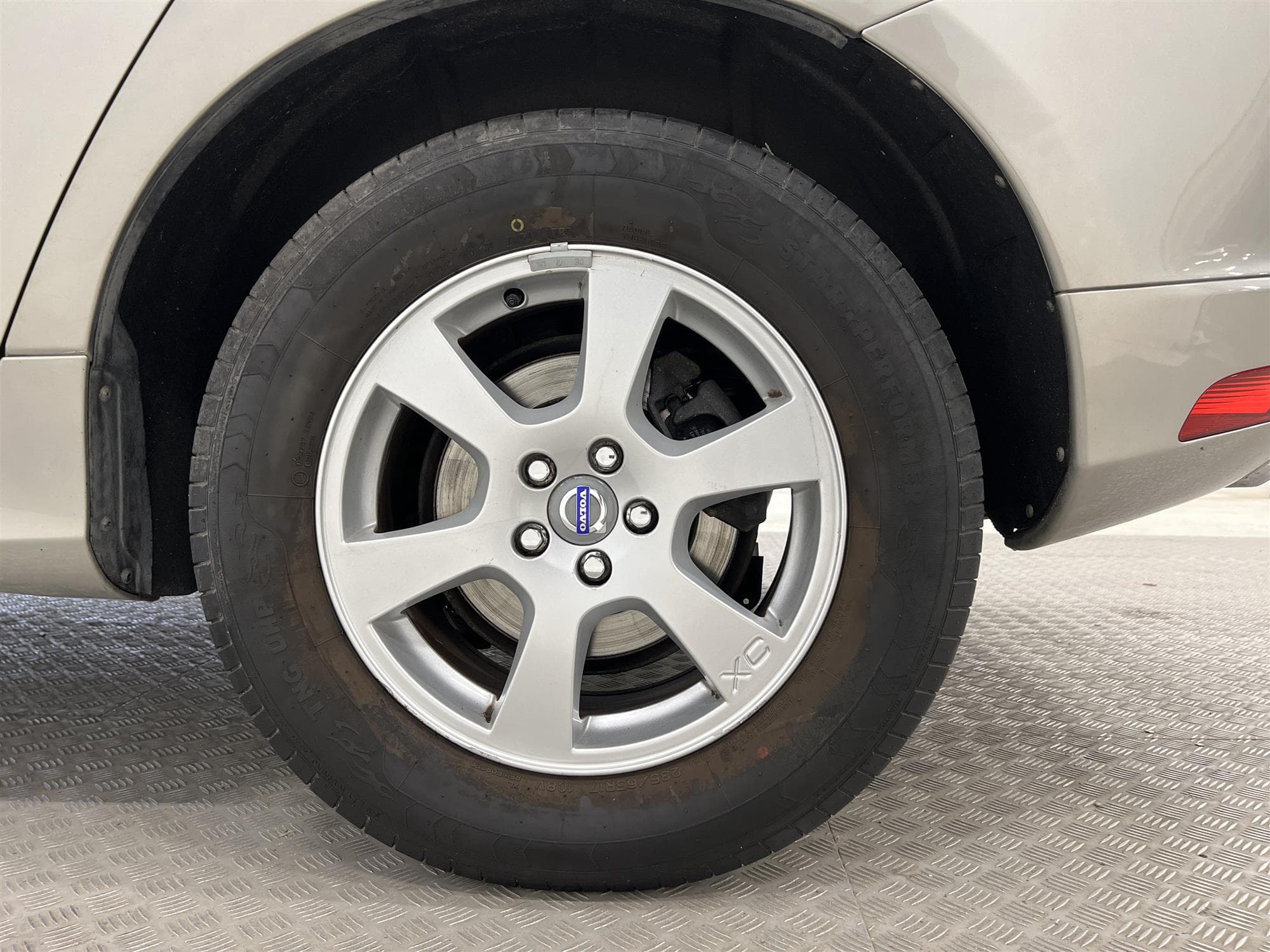 Volvo  XC60 D4 AWD 181hk Voc Pano Navi D-Värm Drag PDC 