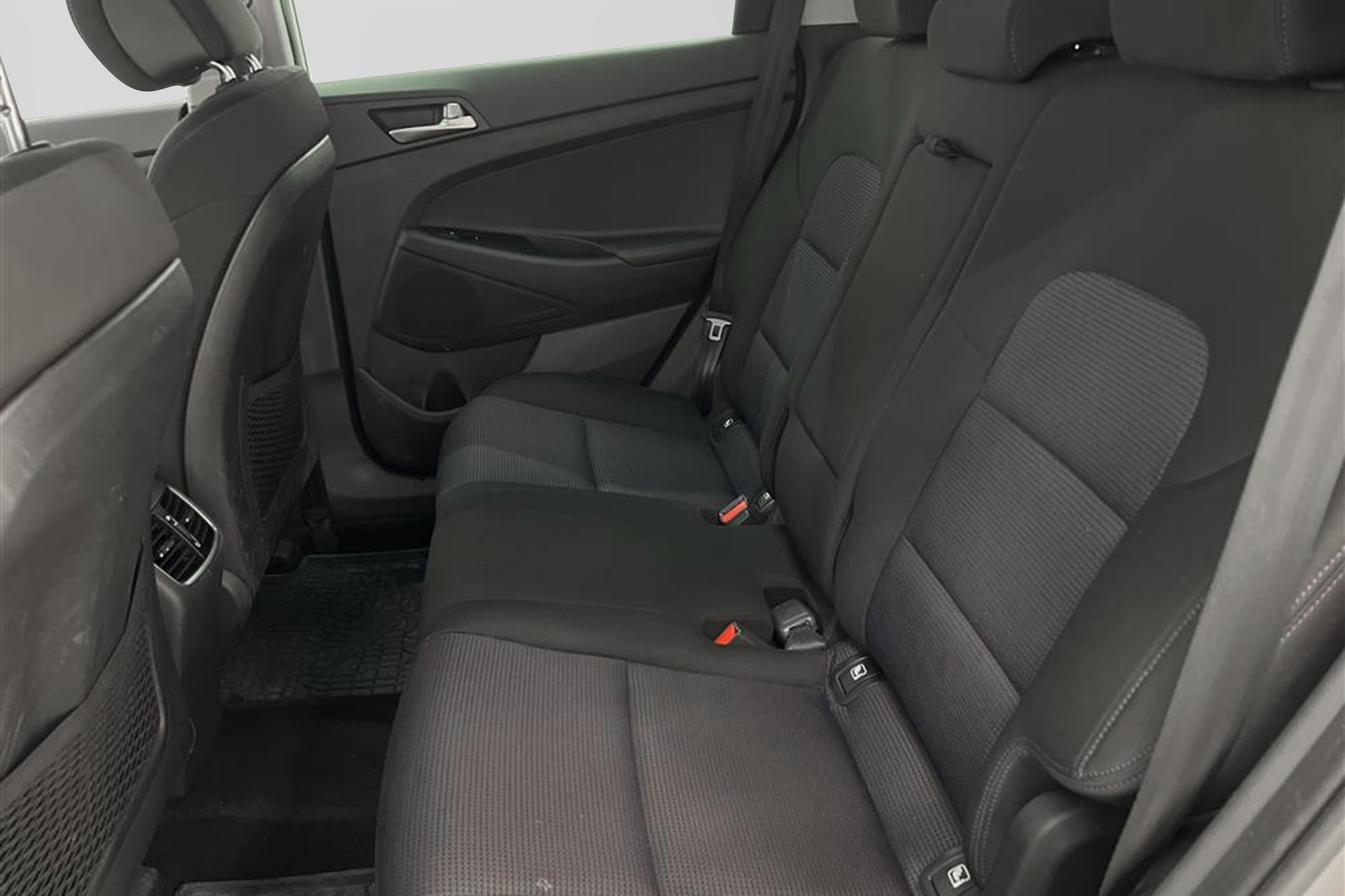 Hyundai Tucson 1.6T 4WD 177hk P-sensor Rattvärme Draginteriör