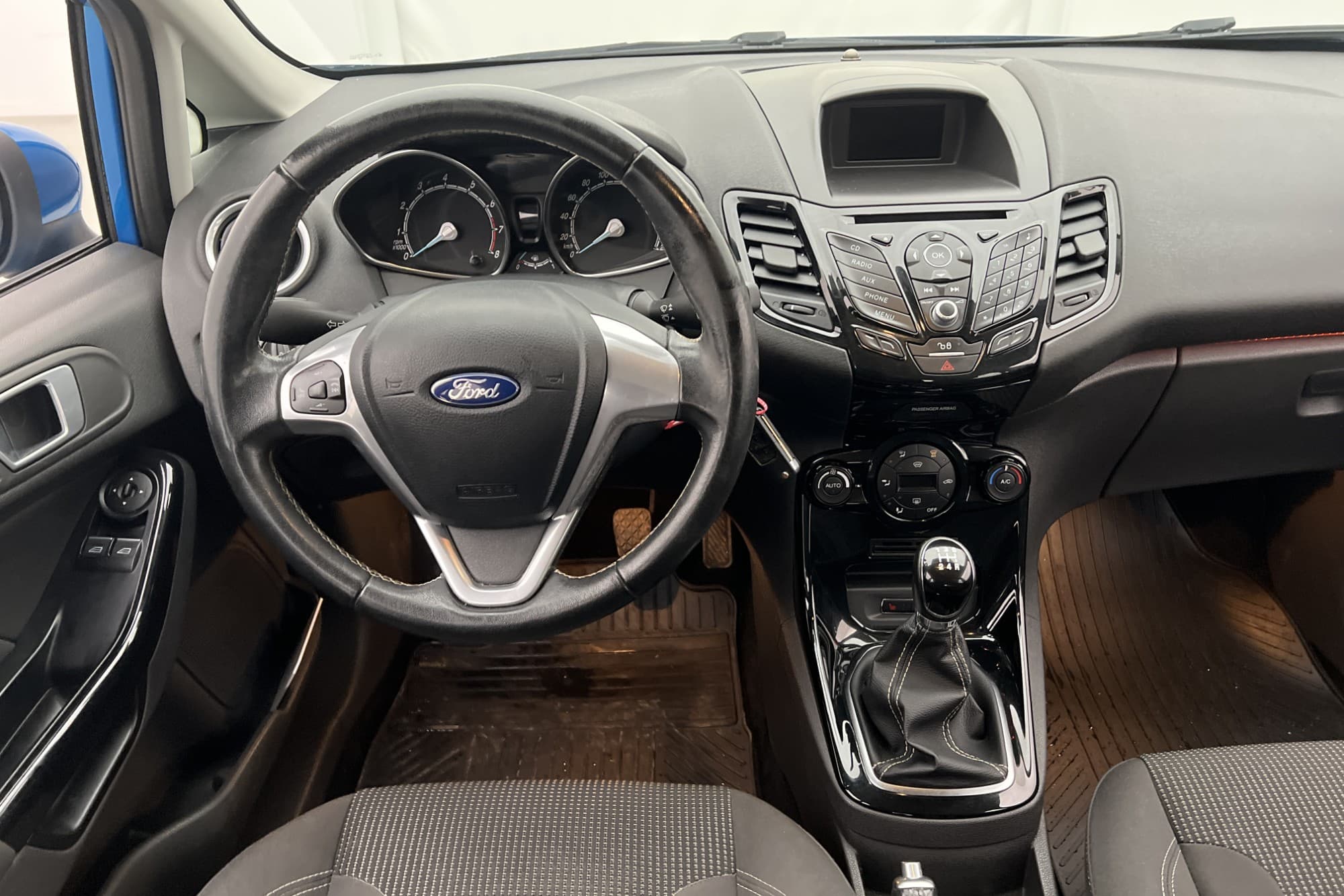 Ford Fiesta EcoBoost 100hk Titanium  Bluetooth Låg-Skatt