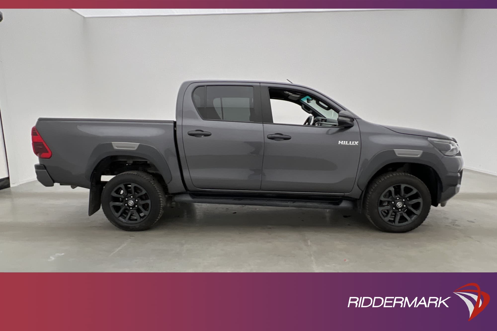 Toyota Hilux Invincible 2.8