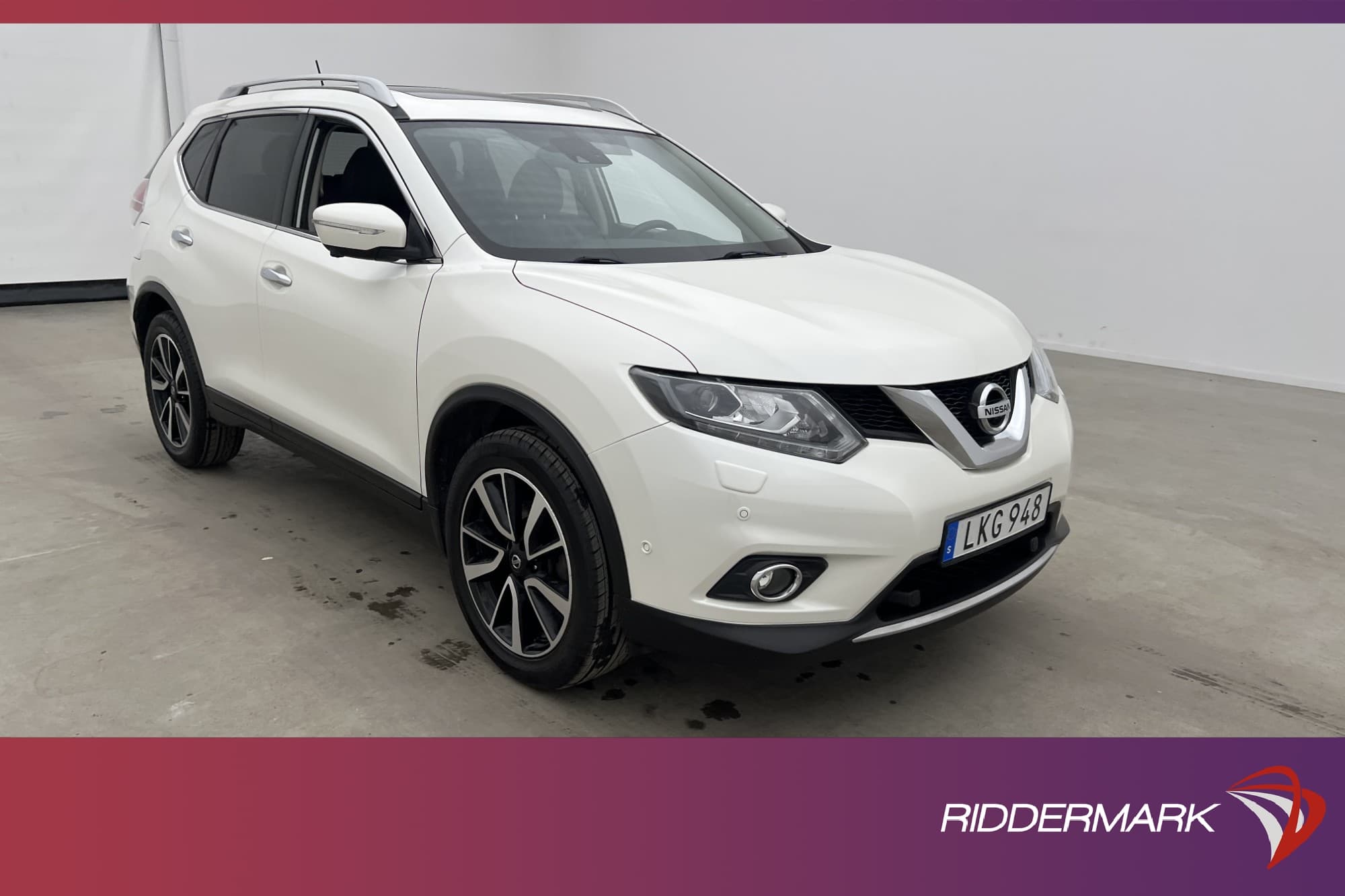 Nissan X-Trail 1.6 130hk Tekna 7-Sits Pano 360° Navi Skinn