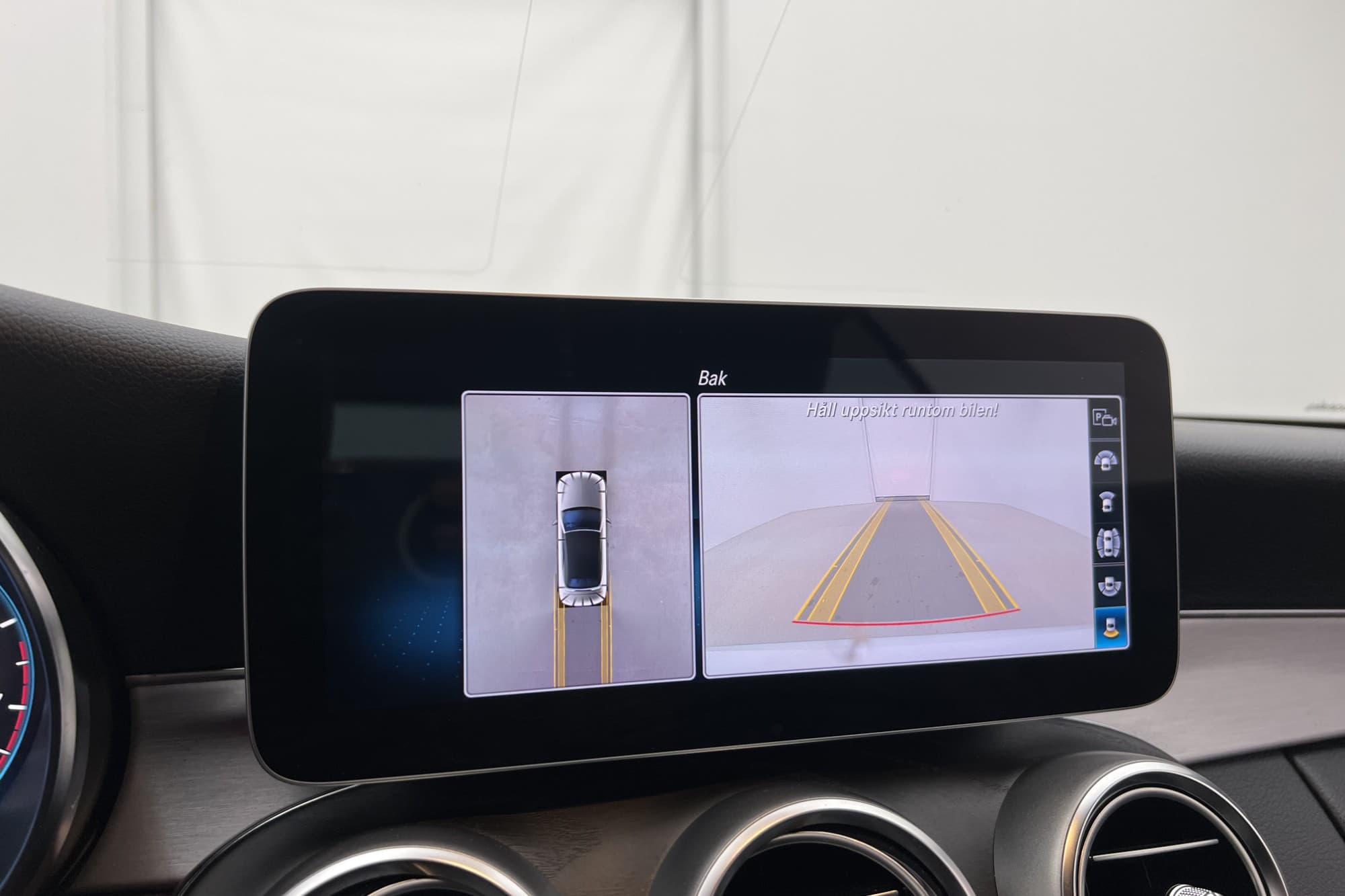 Mercedes-Benz C 200 Cab AMG Cockpit Burmester 360 Navi Skinn