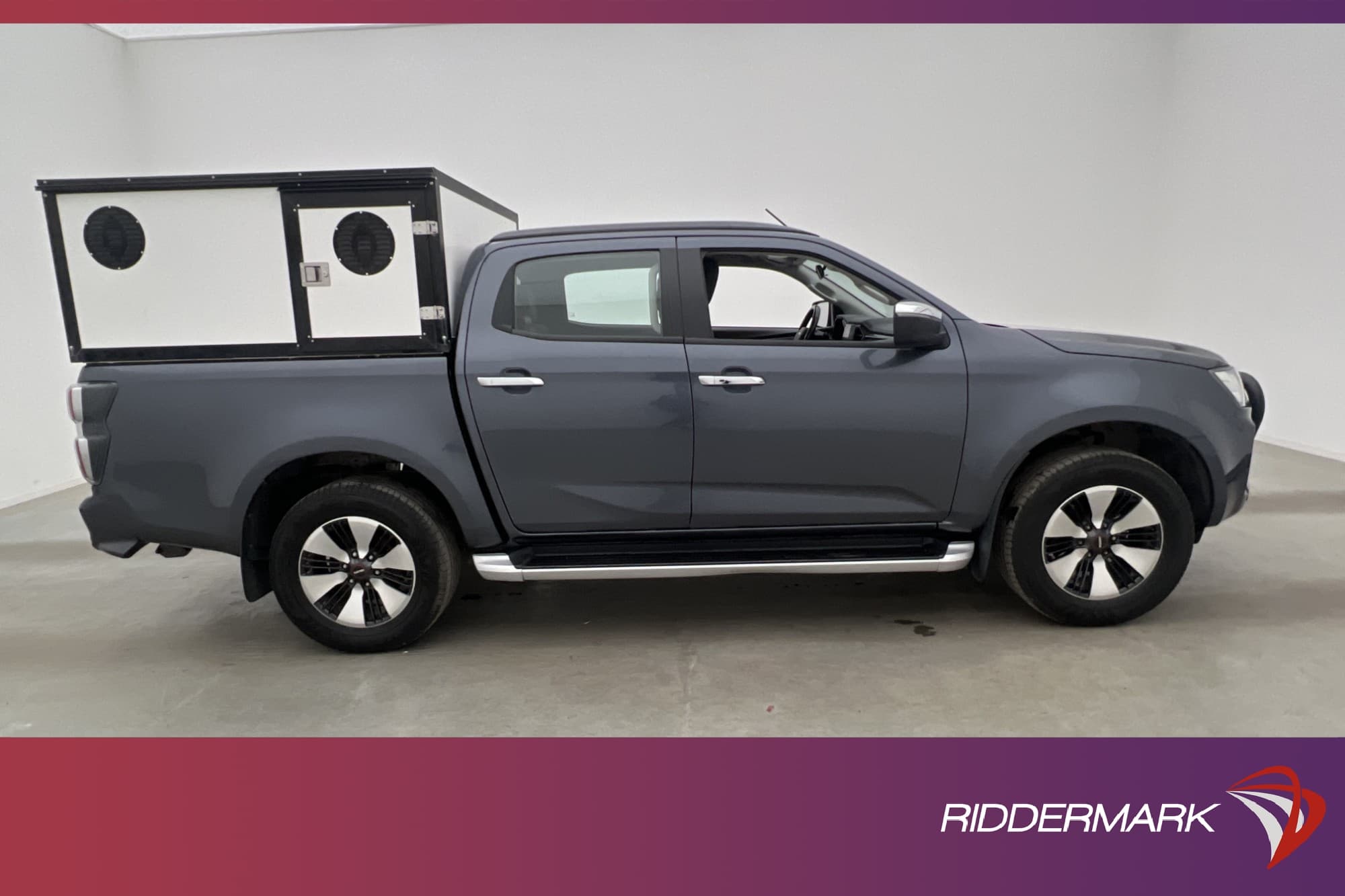 Isuzu D-Max XRL 1.9 4WD Värm Diff Drag Skinn Påbyggnad Moms