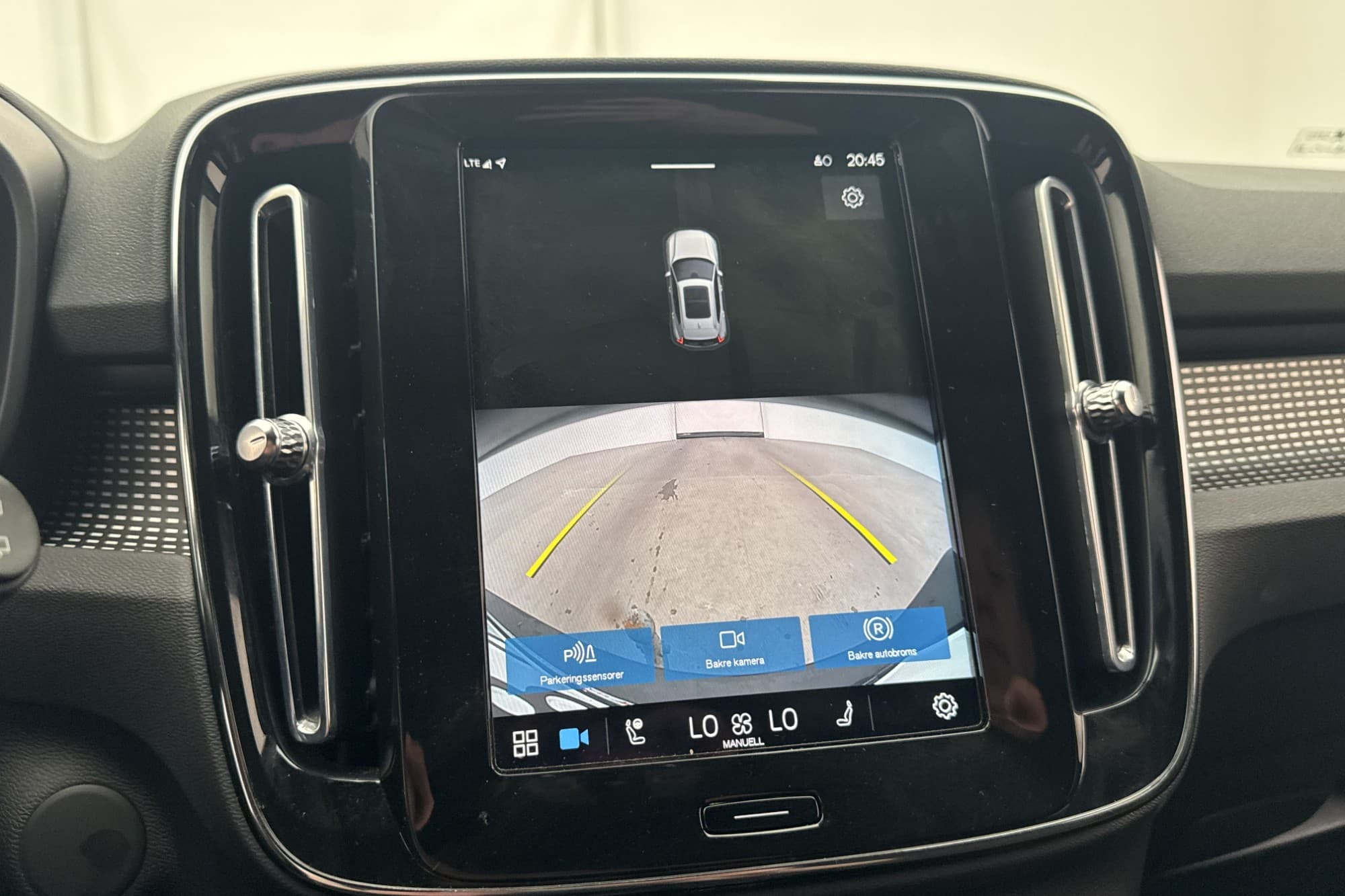 Volvo XC40 P6 Recharge 231hk Core P-Värmare Kamera Drag MOMS