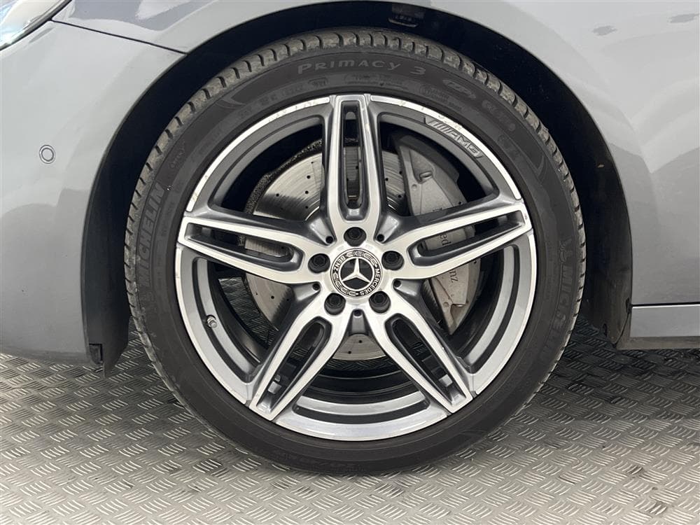 Mercedes-Benz E 220 d 194hk AMG Pano Burmester Widescreen 